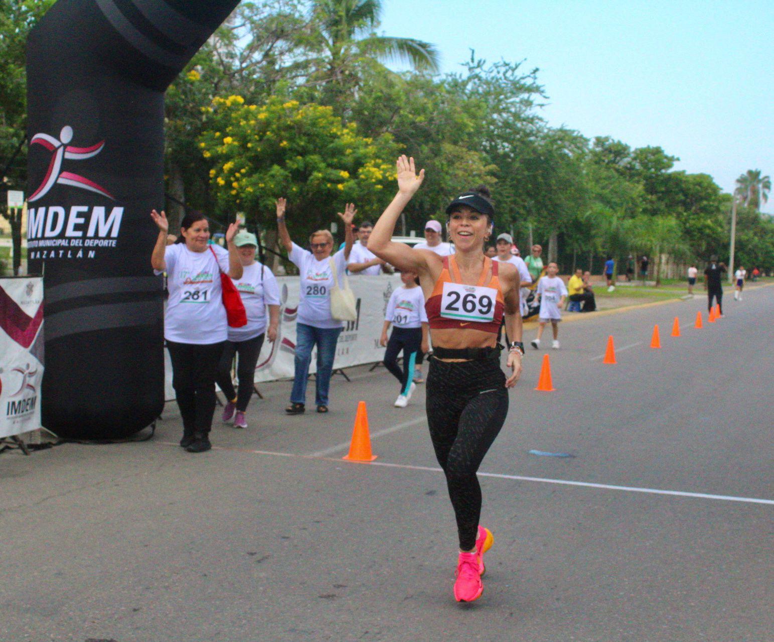 $!Realizan Carrera contra las Adicciones, en Mazatlán