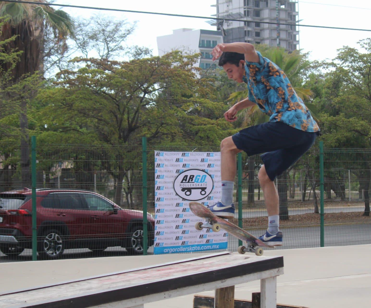 $!Cientos de patinadores celebran en Mazatlán el Go Skateboarding Day