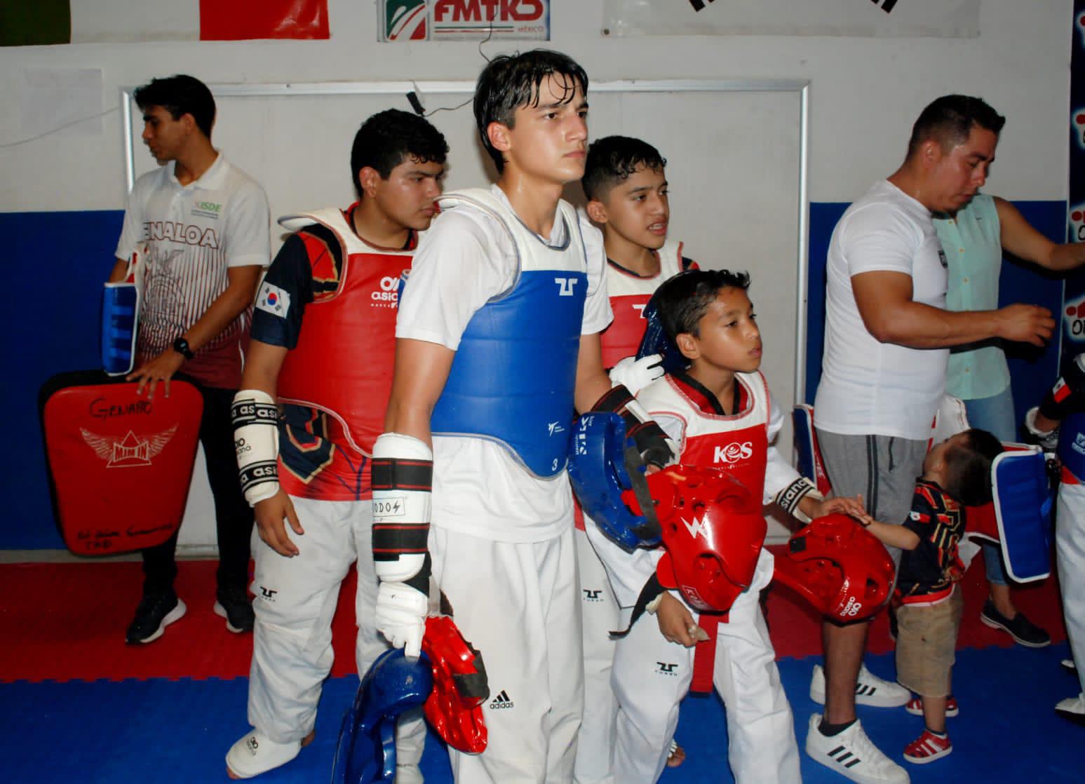 $!Entrega Imdem material a la escuela Ortega’s TKD, ubicada en Lomas del Ébano