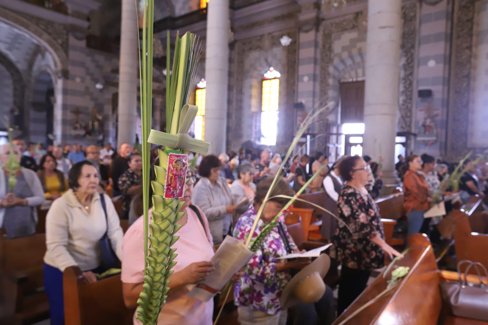 $!Invitan en el Domingo de Ramos a vivir el sacrificio de Jesús por la humanidad, en Mazatlán