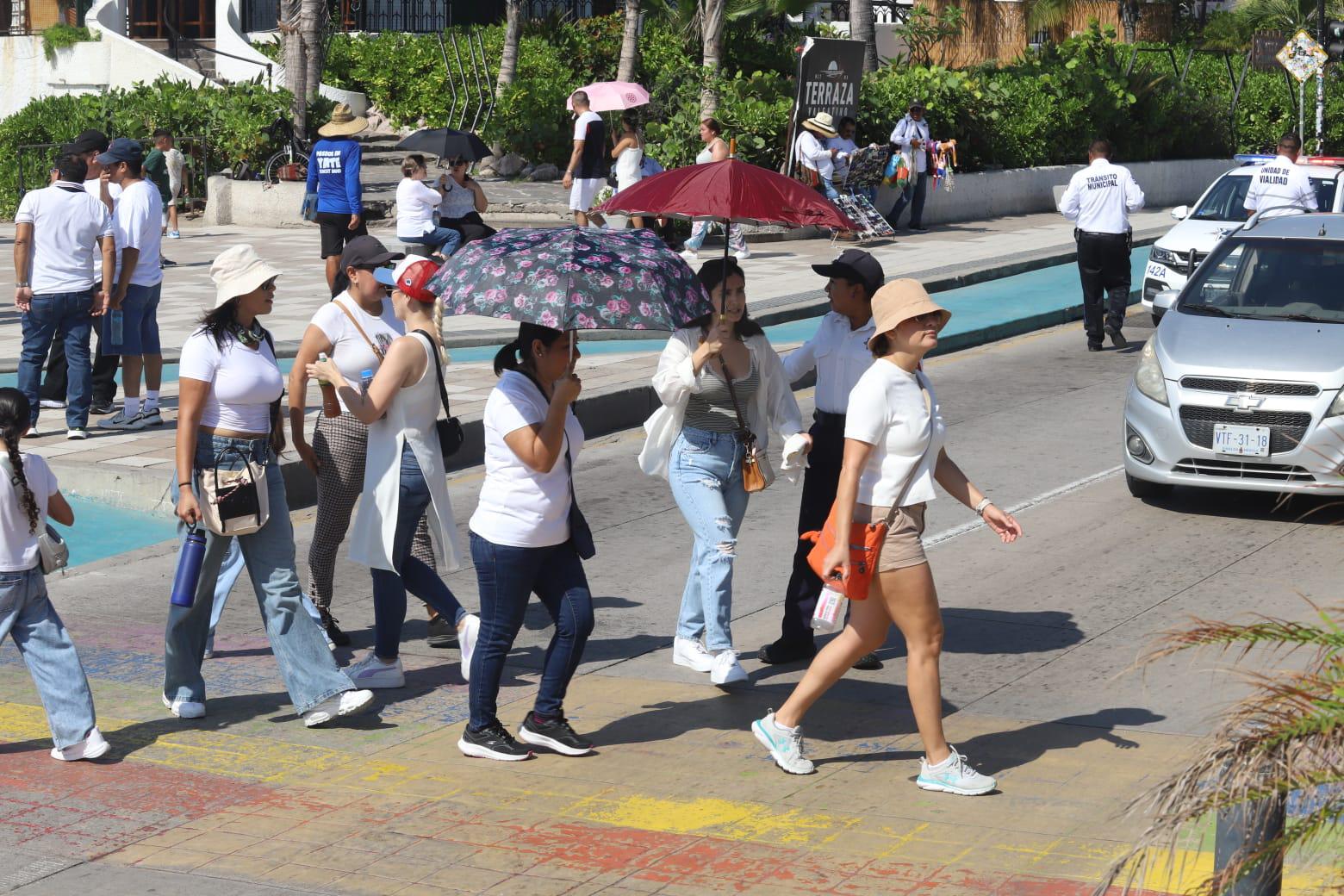 $!Marchan trabajadores del Poder Judicial de la Federación por la libertad y la justicia