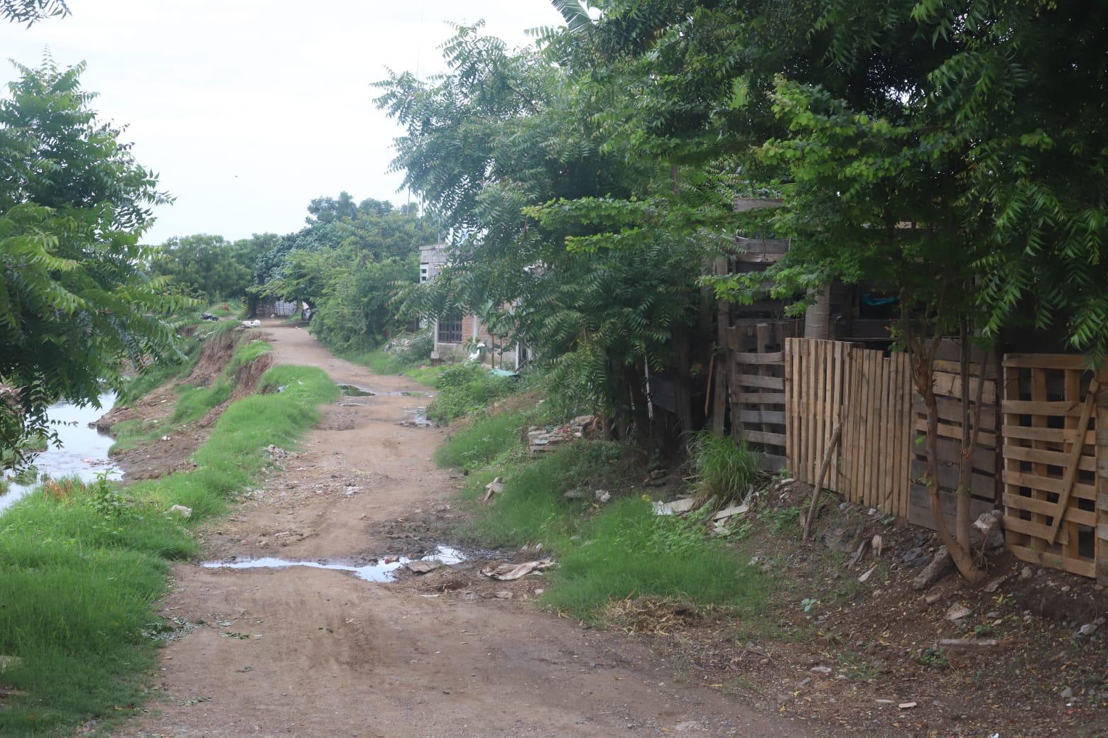 $!Supervisa Alcalde rehabilitación de colector y muro en Arroyo Jabalines