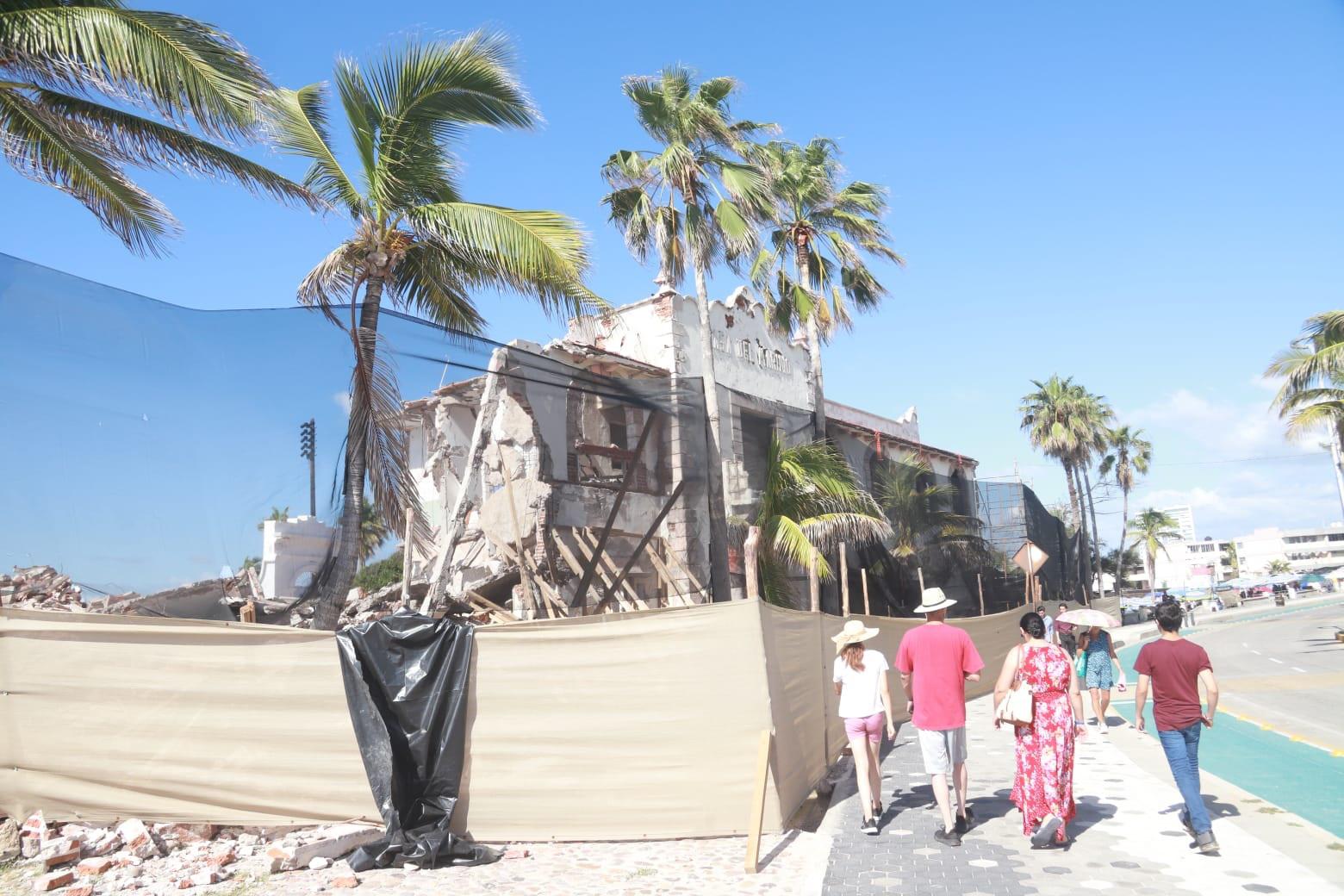 $!Suspenden demolición de la Casa del Marino, en Mazatlán