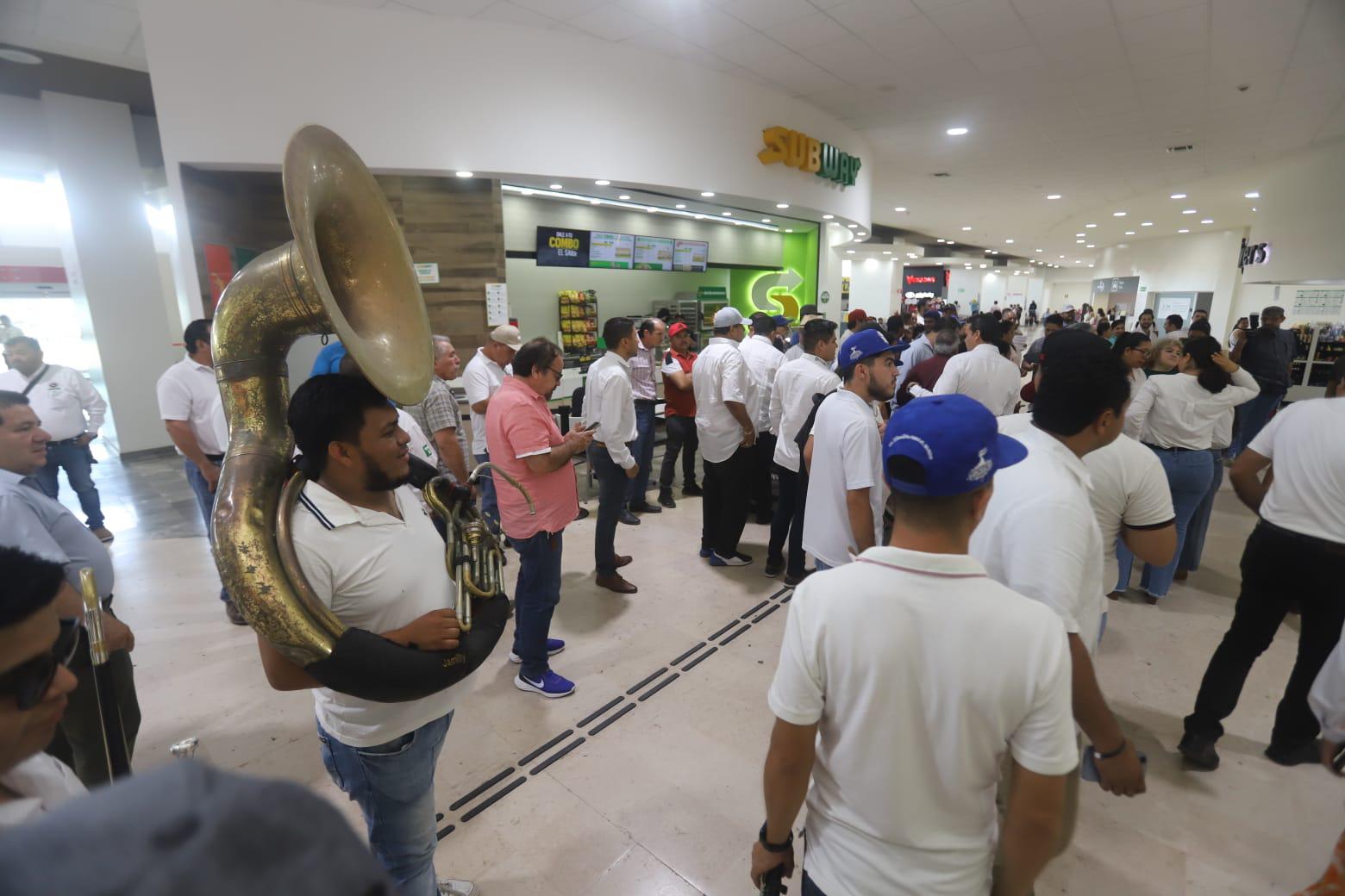 $!Llega Adán Augusto López Hernández a Mazatlán