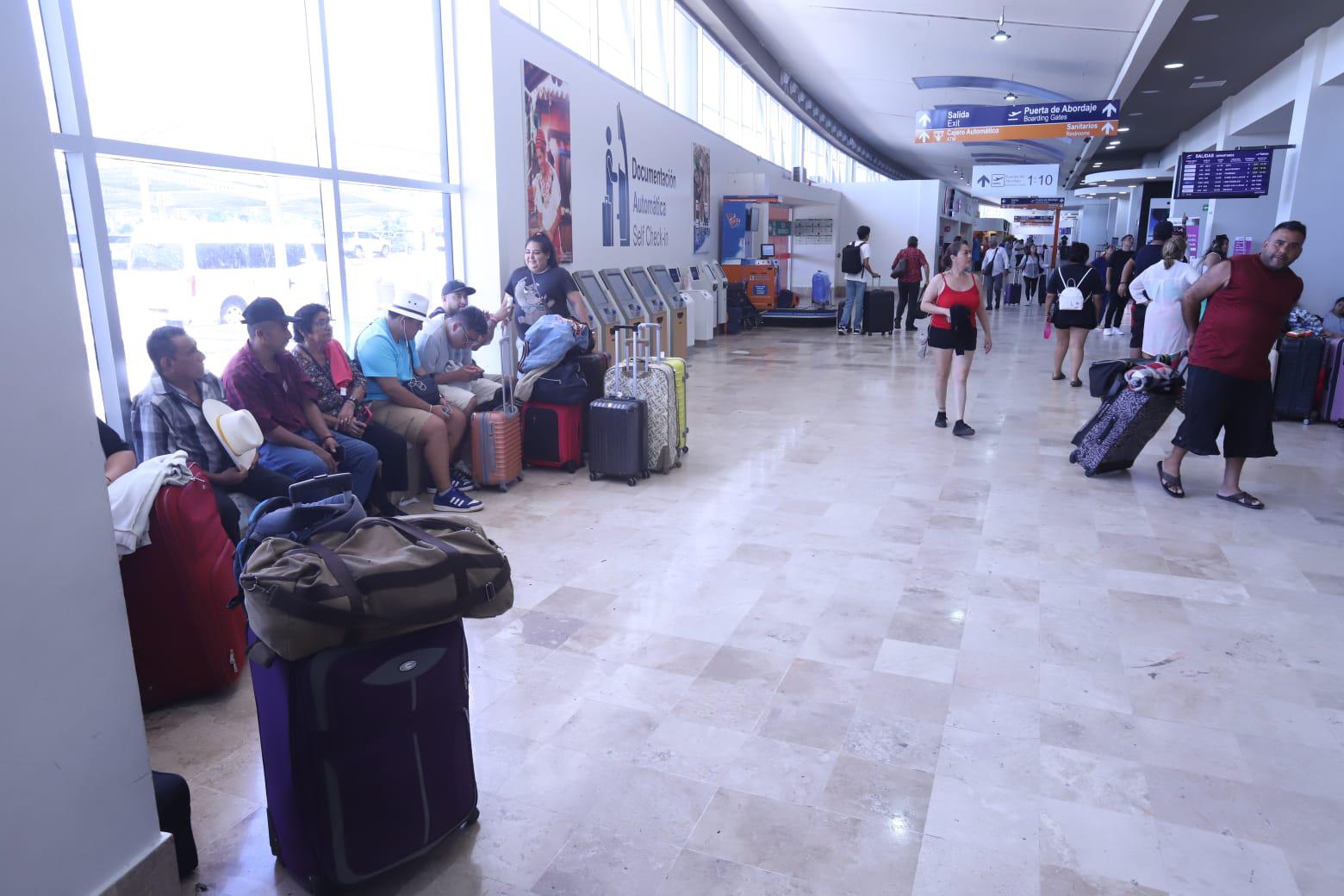 $!Ocasiona apagón digital retrasos en vuelos de aerolíneas nacionales en Mazatlán