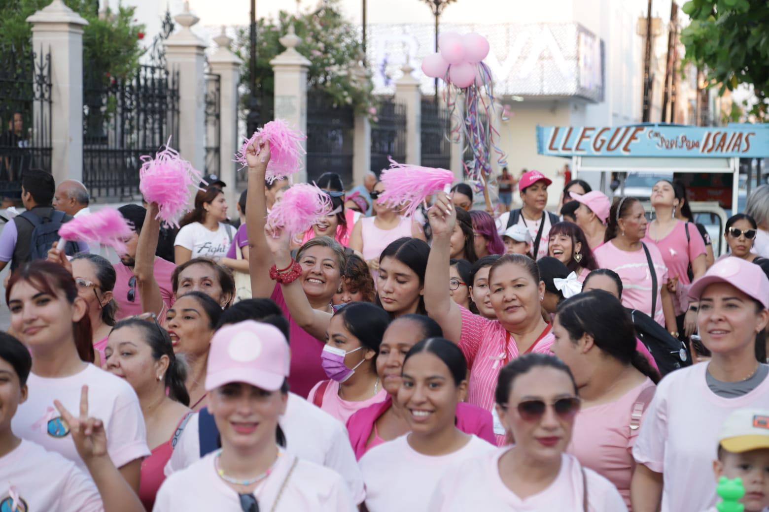 $!Celebran en Mazatlán la Caminata Rosa por la Paz y la Salud de las Mujeres