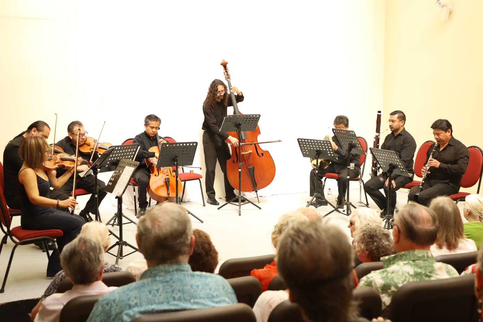 $!Una tarde muy agradable escuchando la música de Franz Schubert pasó el público.