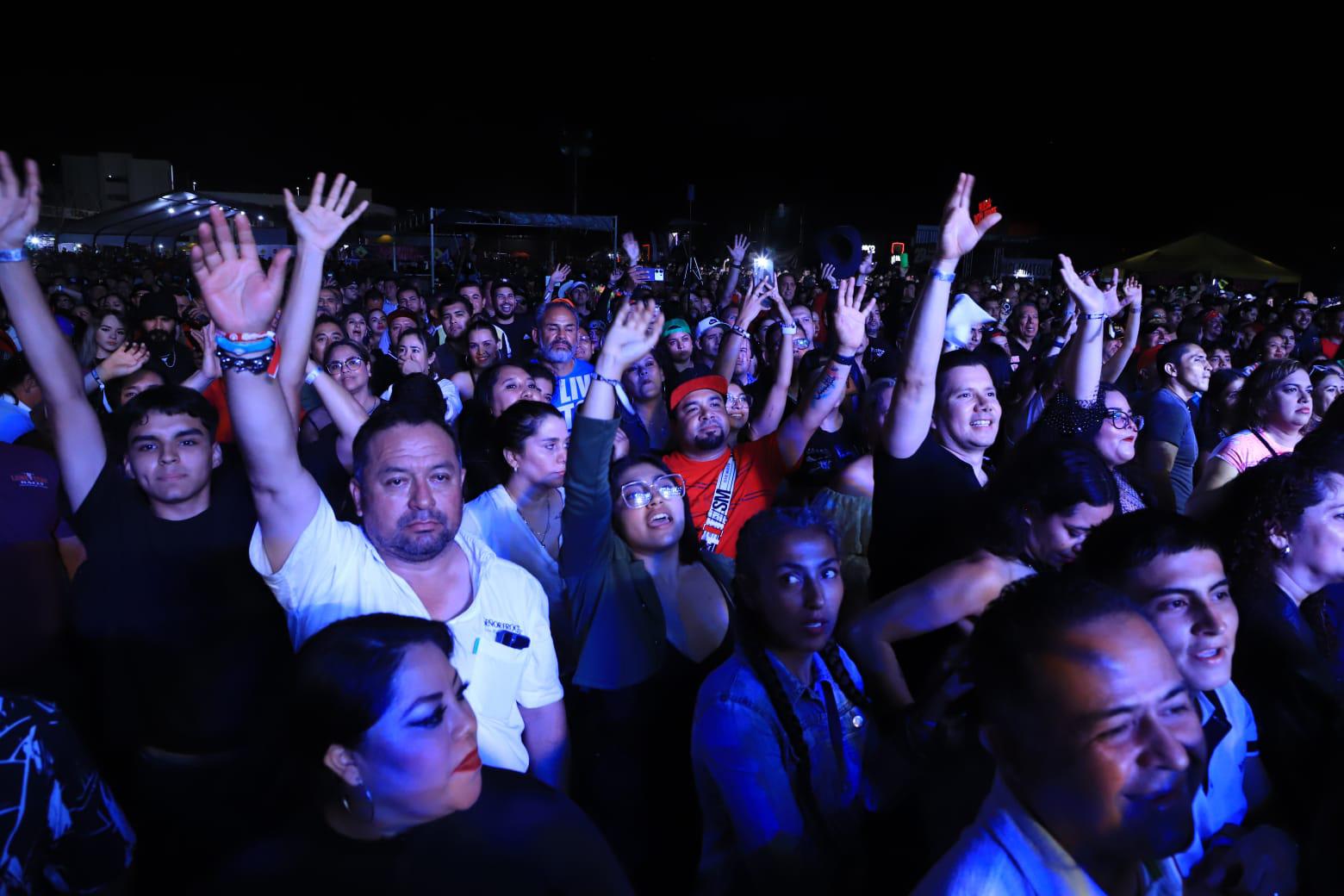 $!El público disfrutó el ambiente norteño.