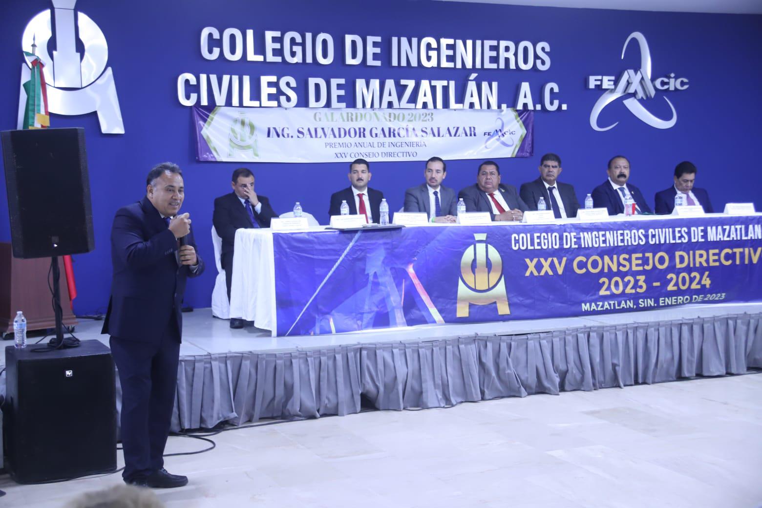 $!Entregan Premio Anual de Ingeniería 2023 a Salvador García