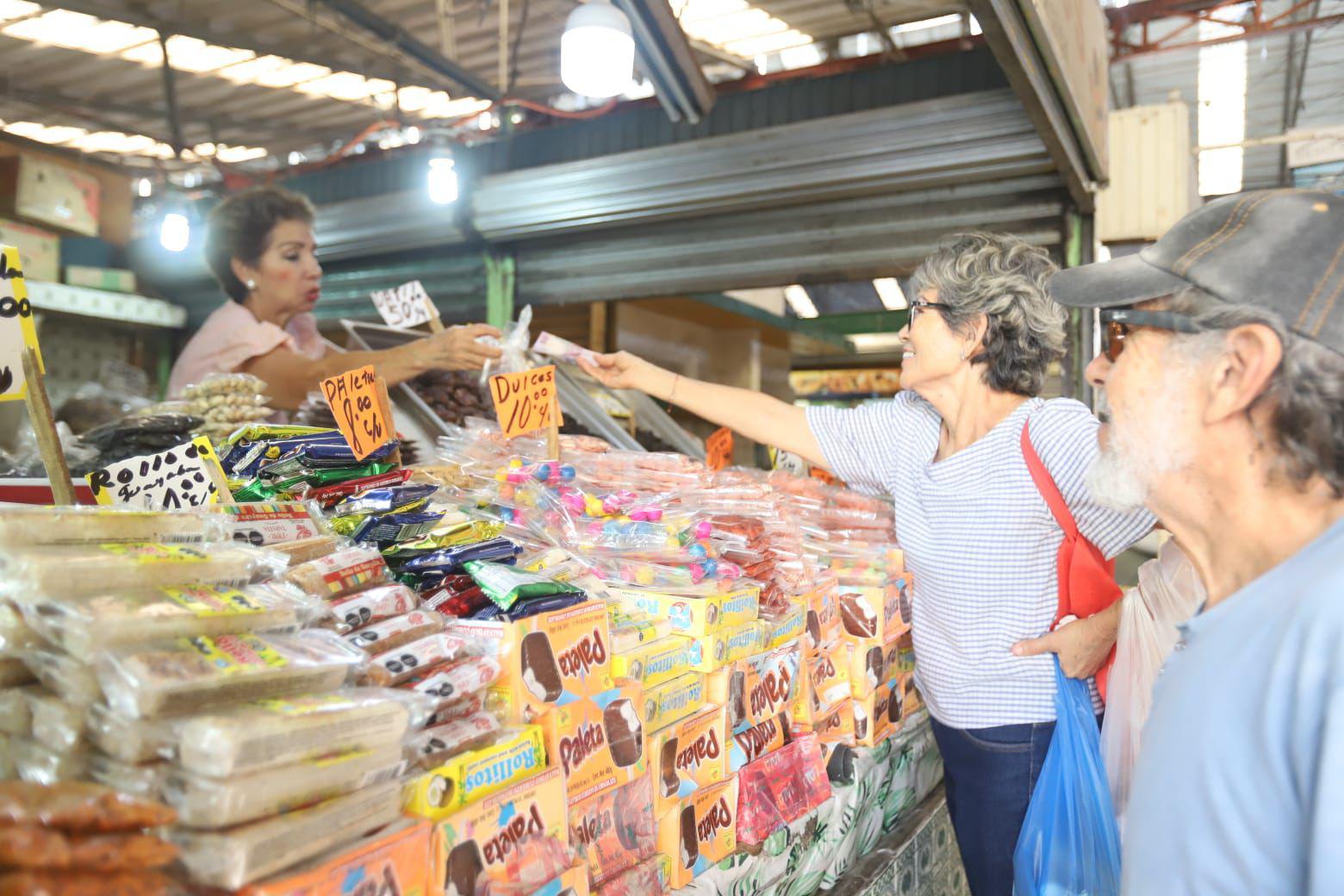 $!Esperan comerciantes del Mercado Pino Suárez repunte en ventas para cierre de año