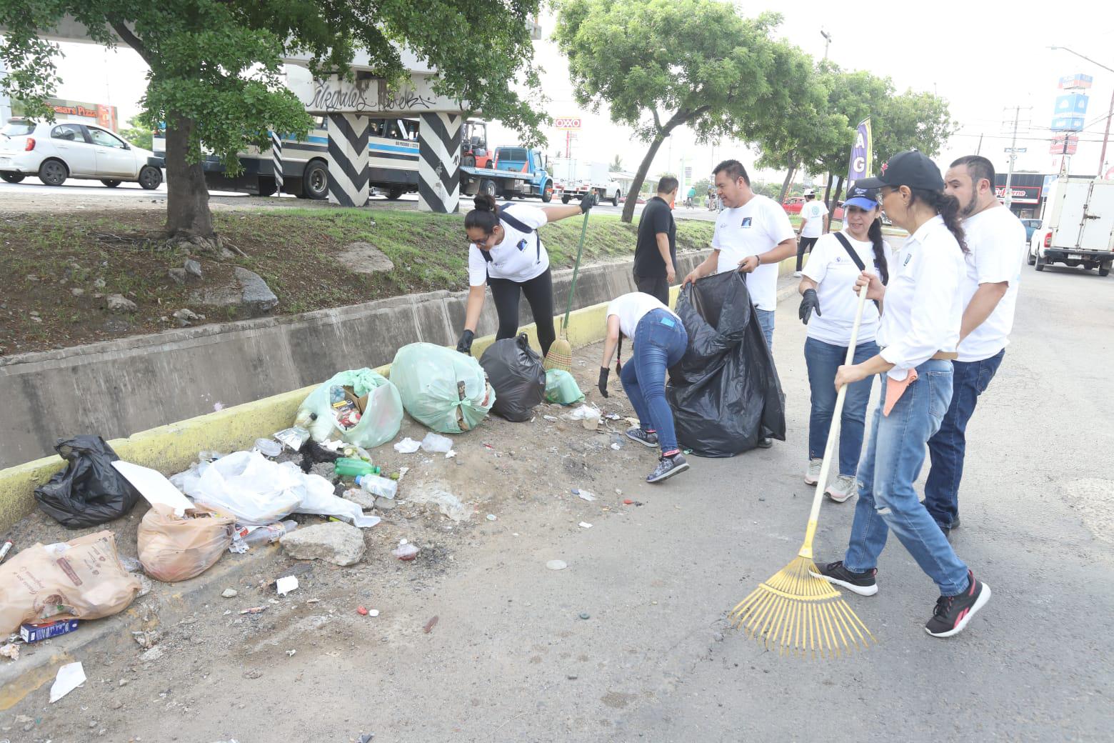 $!Jornada de limpieza de Jumapam llega al auxilio del Infonavit Jabalíes