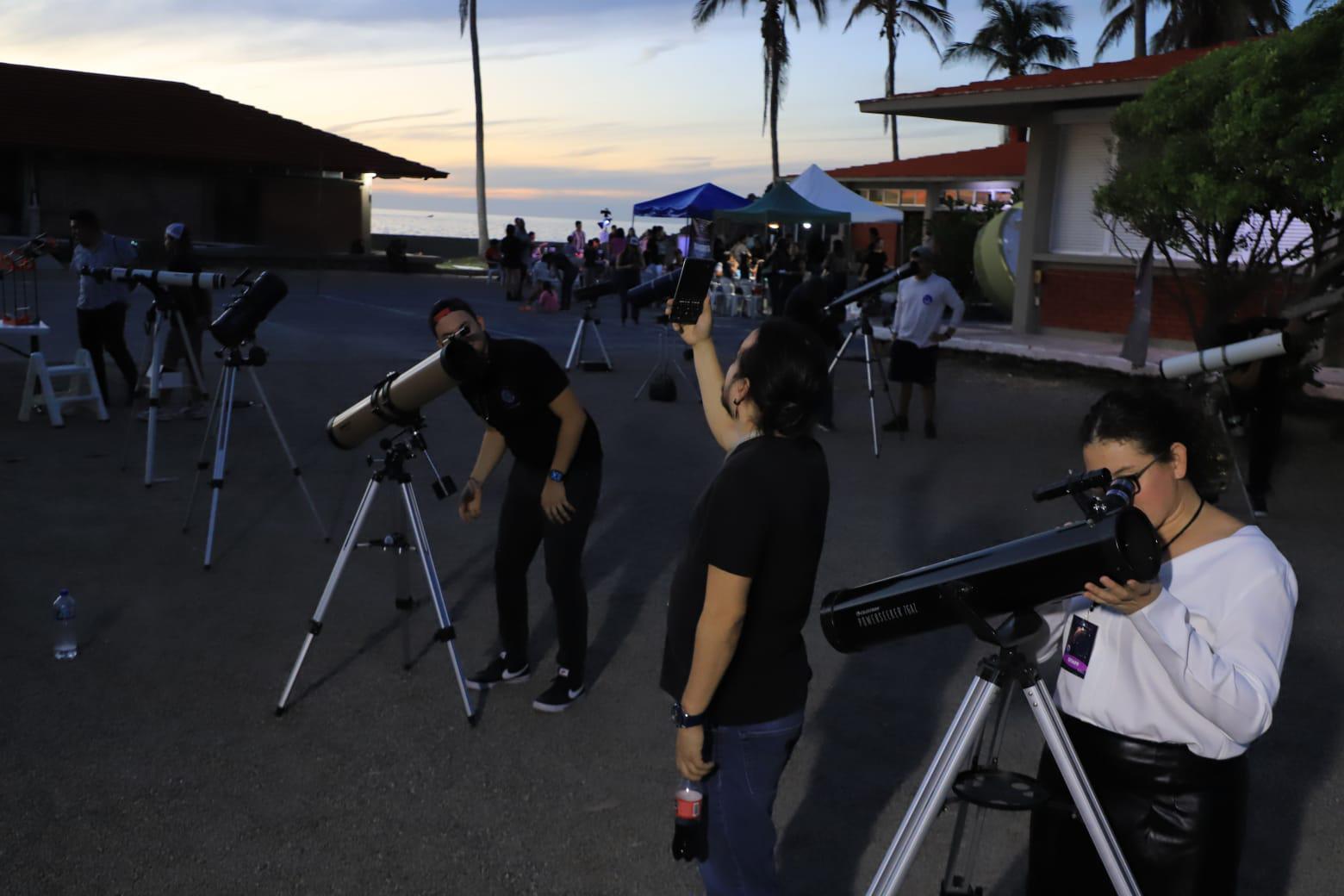 $!Promueven la astronomía en ‘La Noche de las Estrellas’ en Mazatlán