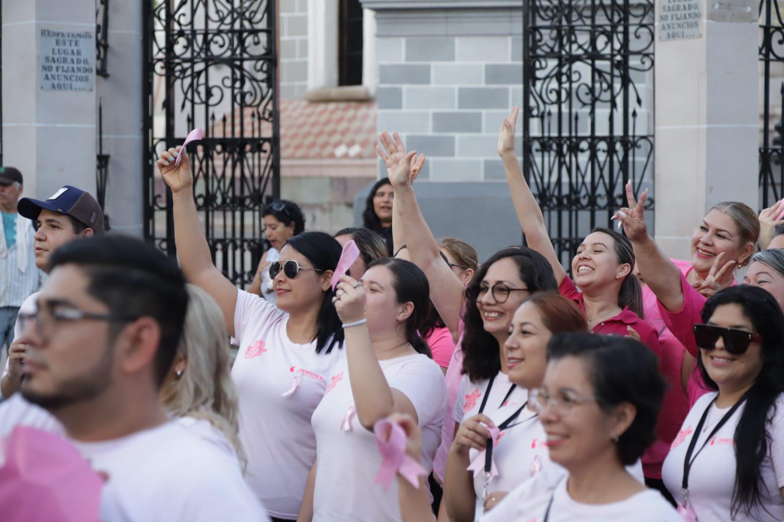 $!Celebran en Mazatlán la Caminata Rosa por la Paz y la Salud de las Mujeres