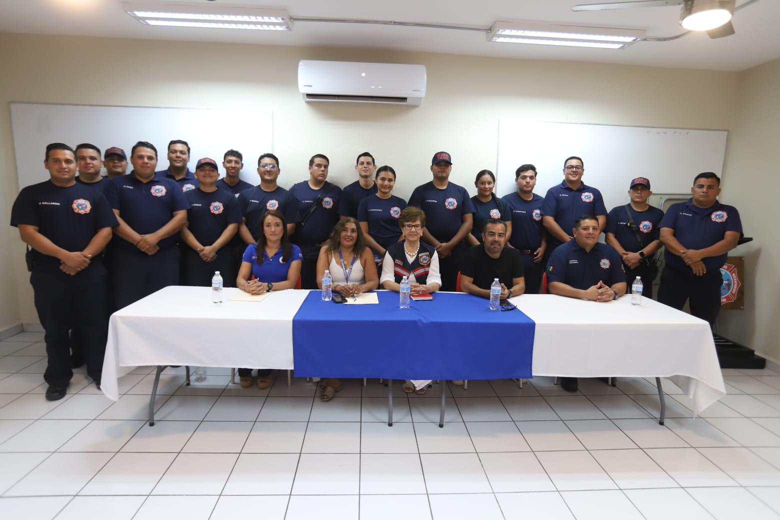 $!Firma Bomberos Voluntarios de Mazatlán convenio con gimnasio en beneficio del personal