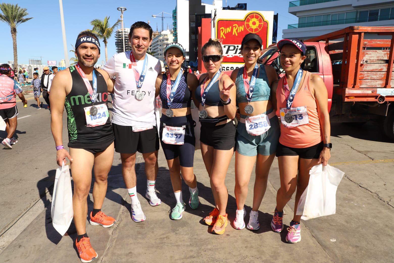 $!Gerardo Hernández, Fernando González, Tania Macin, Juana María Acevedo, Diana Guadalupe García y Yazmín Aguirre, de Ciudad de México.