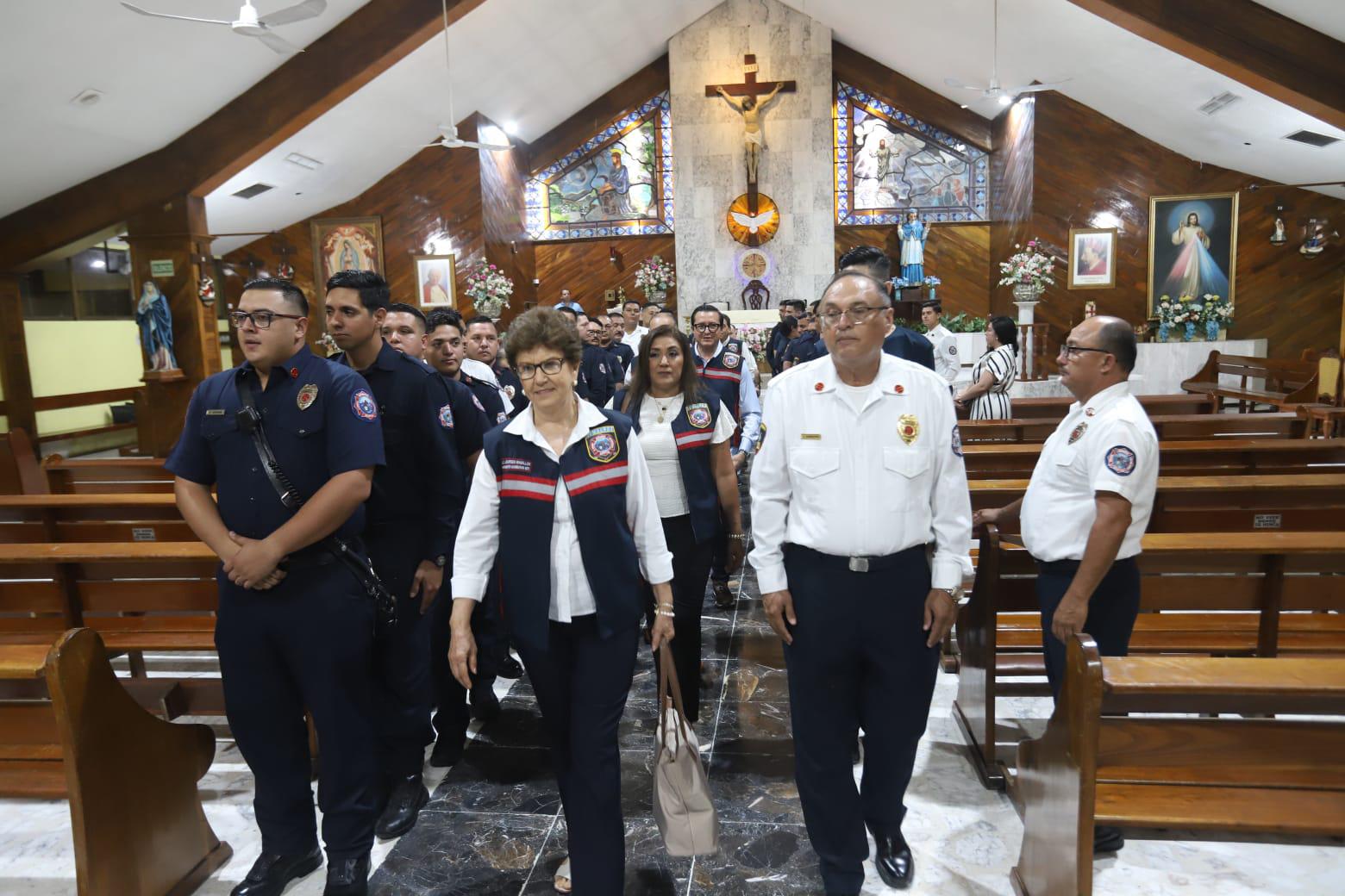 $!Celebra el Día Nacional del Bombero en Mazatlán con misa, desfile y fiesta