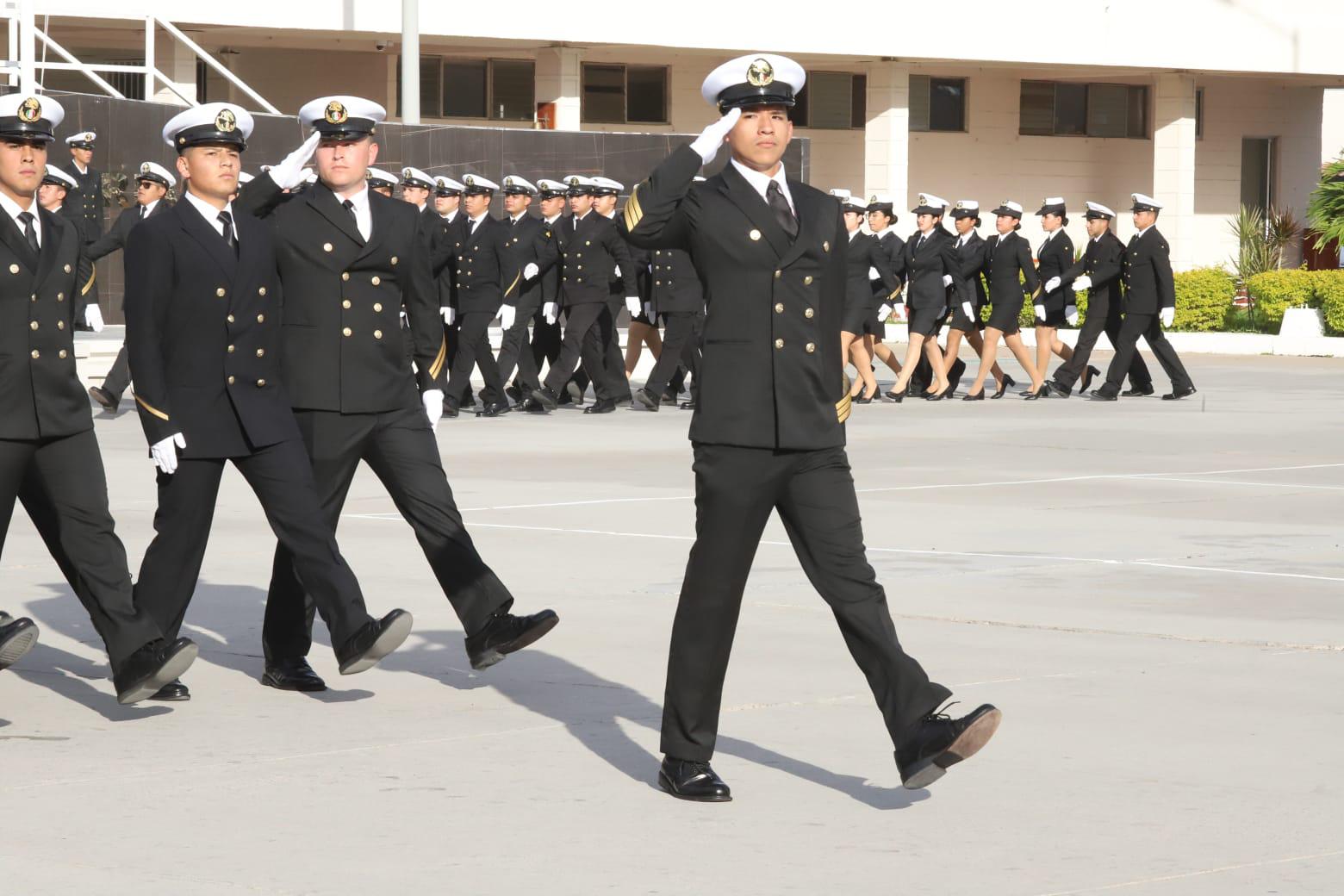 $!Juran Bandera alumnos de la Escuela Náutica Mercante de Mazatlán