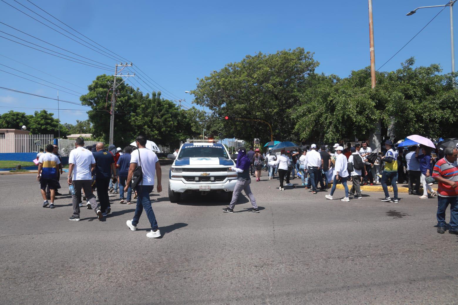 $!Plantón de la UAS en Mazatlán se disipa tras caos vial