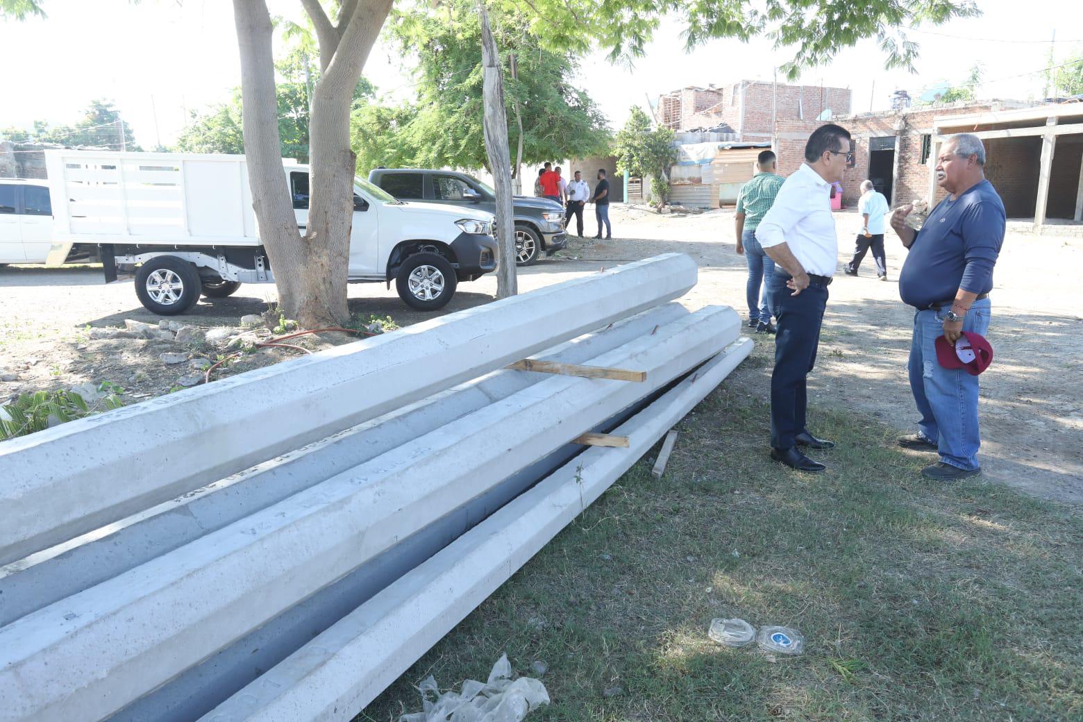 $!Introducen sistema de electrificación en la colonia Presas del Valle, al norte de Mazatlán