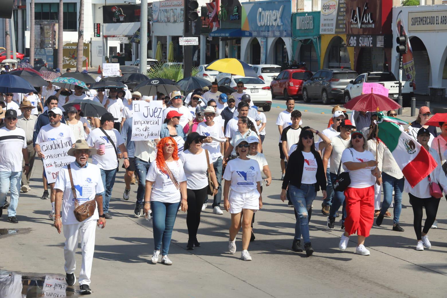 $!Marchan trabajadores del Poder Judicial de la Federación por la libertad y la justicia