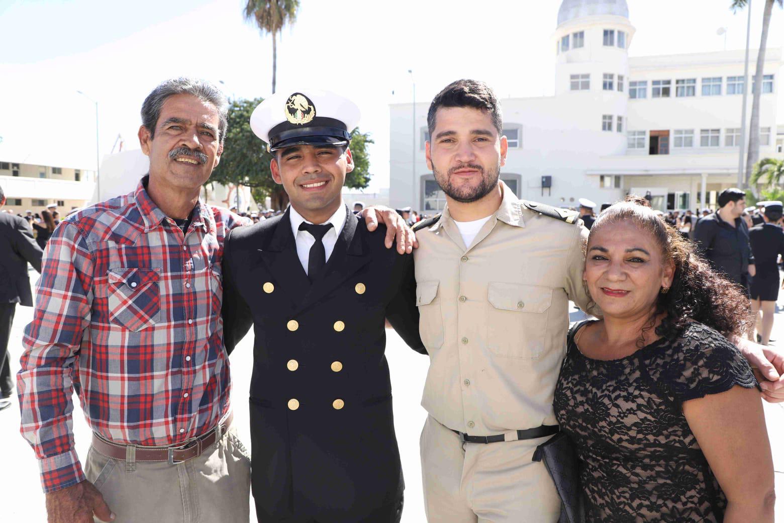 $!Asisten a celebración de la Escuela Náutica Mercante de Mazatlán