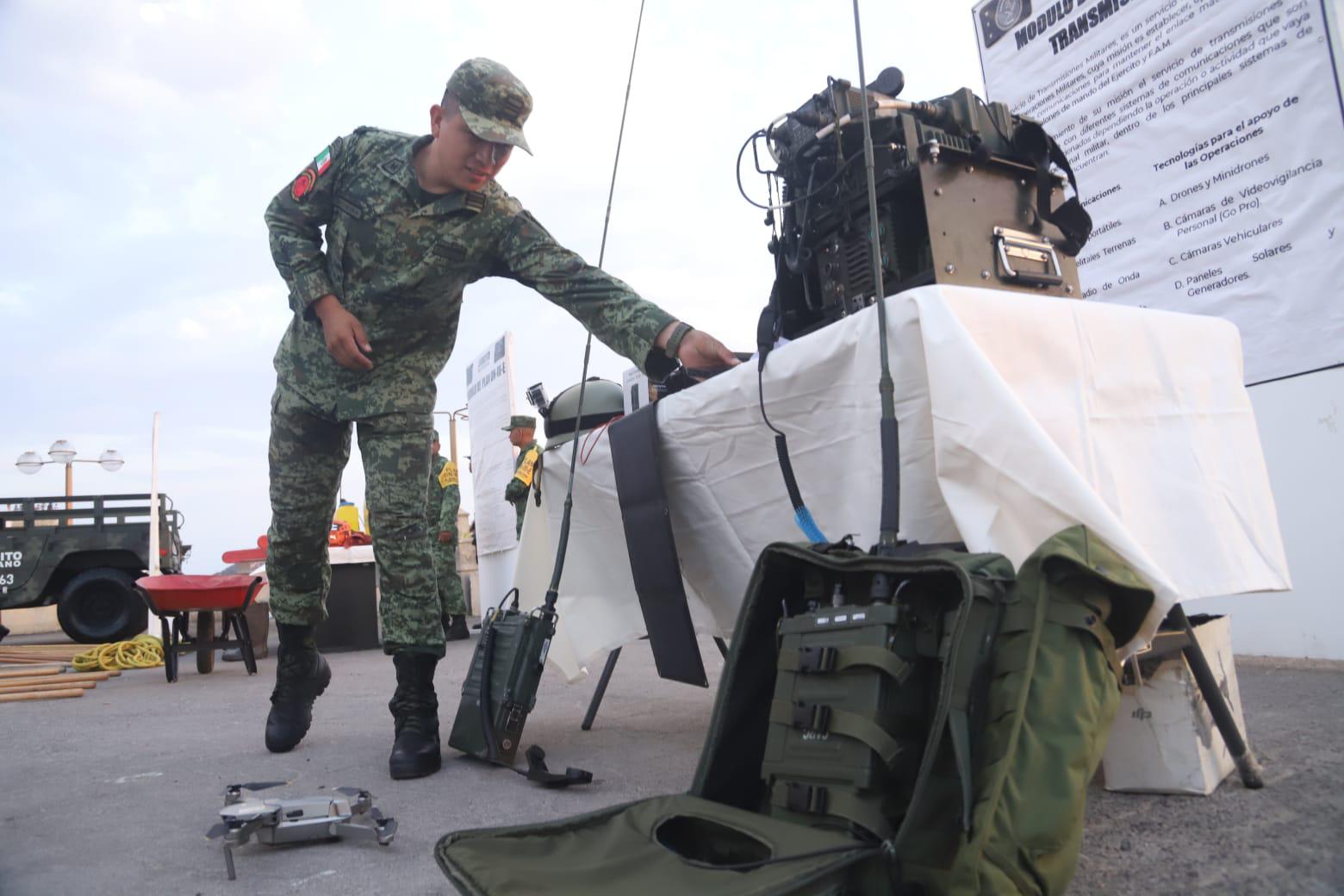 $!Realiza Ejército Mexicano Exposición Militar en la Glorieta Sánchez Taboada, en Mazatlán