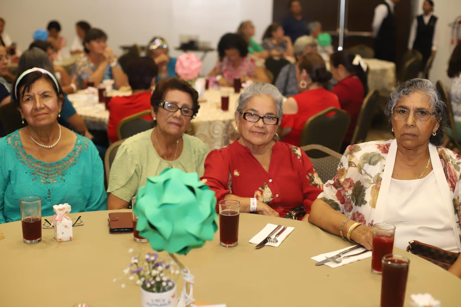 $!Onésima Moreno, María Consuelo Guerrero, Ana Alicia Tiznado y Guadalupe Sosa.