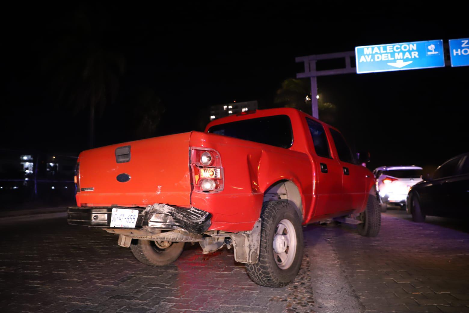 $!Choque entre 3 vehículos deja 4 lesionados en Mazatlán