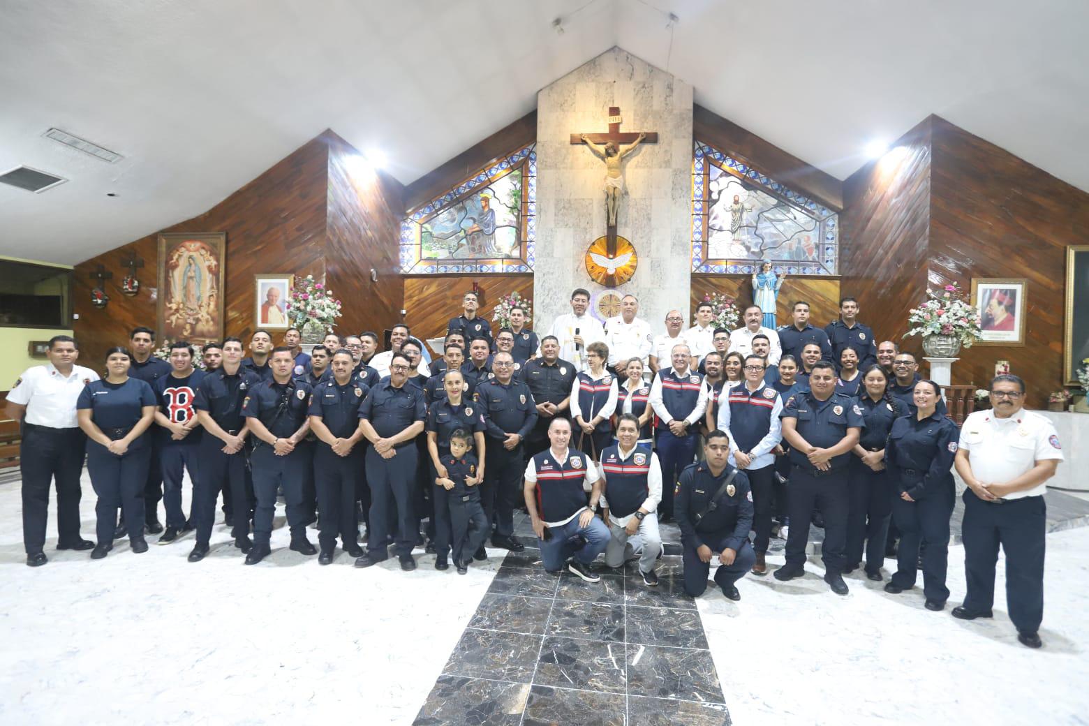 $!Celebra el Día Nacional del Bombero en Mazatlán con misa, desfile y fiesta