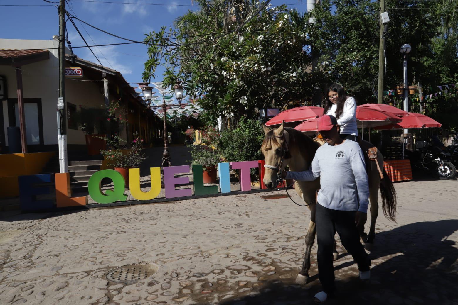 $!Realizan ‘Caravana solidaria’ en apoyo a comerciantes de El Quelite