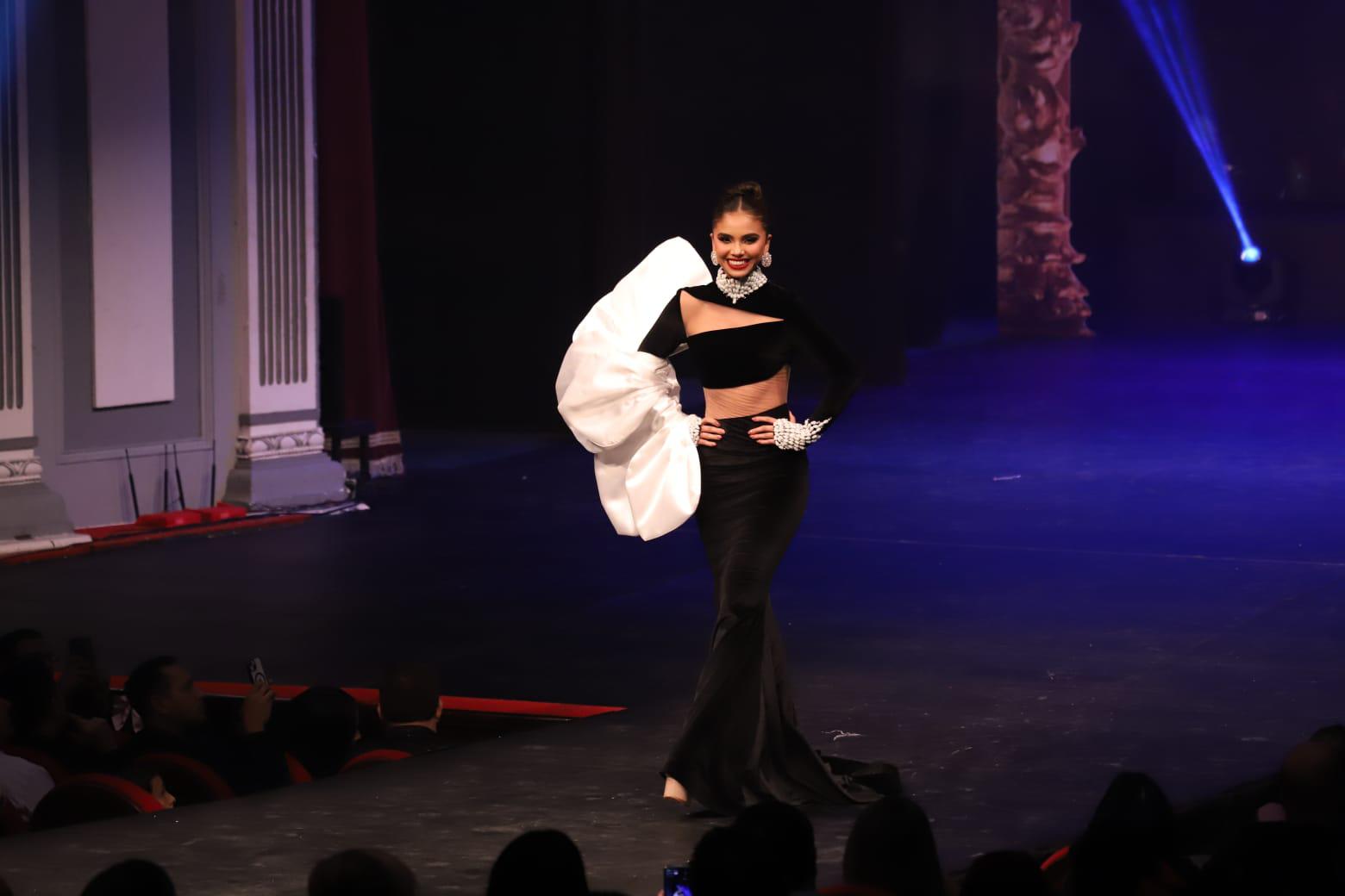 $!Carolina Ruelas, Reina del Carnaval de Mazatlán; Siu Ling, Reina de los Juegos Florales