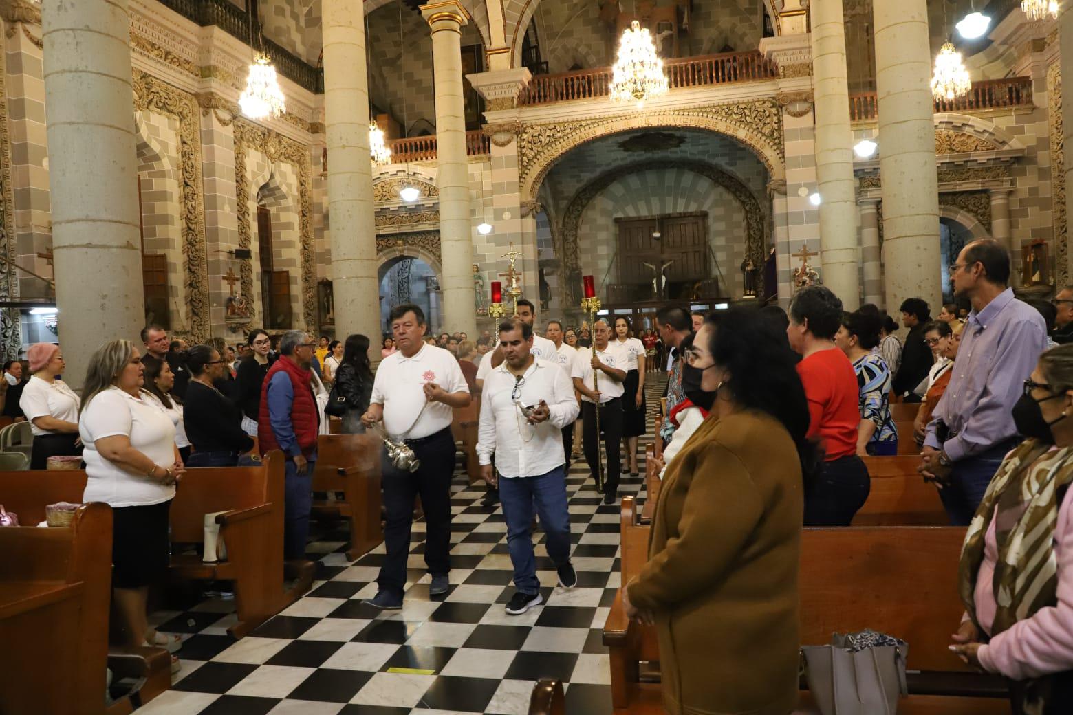 $!Se llena la Catedral de Mazatlán para cantarle a la Virgen