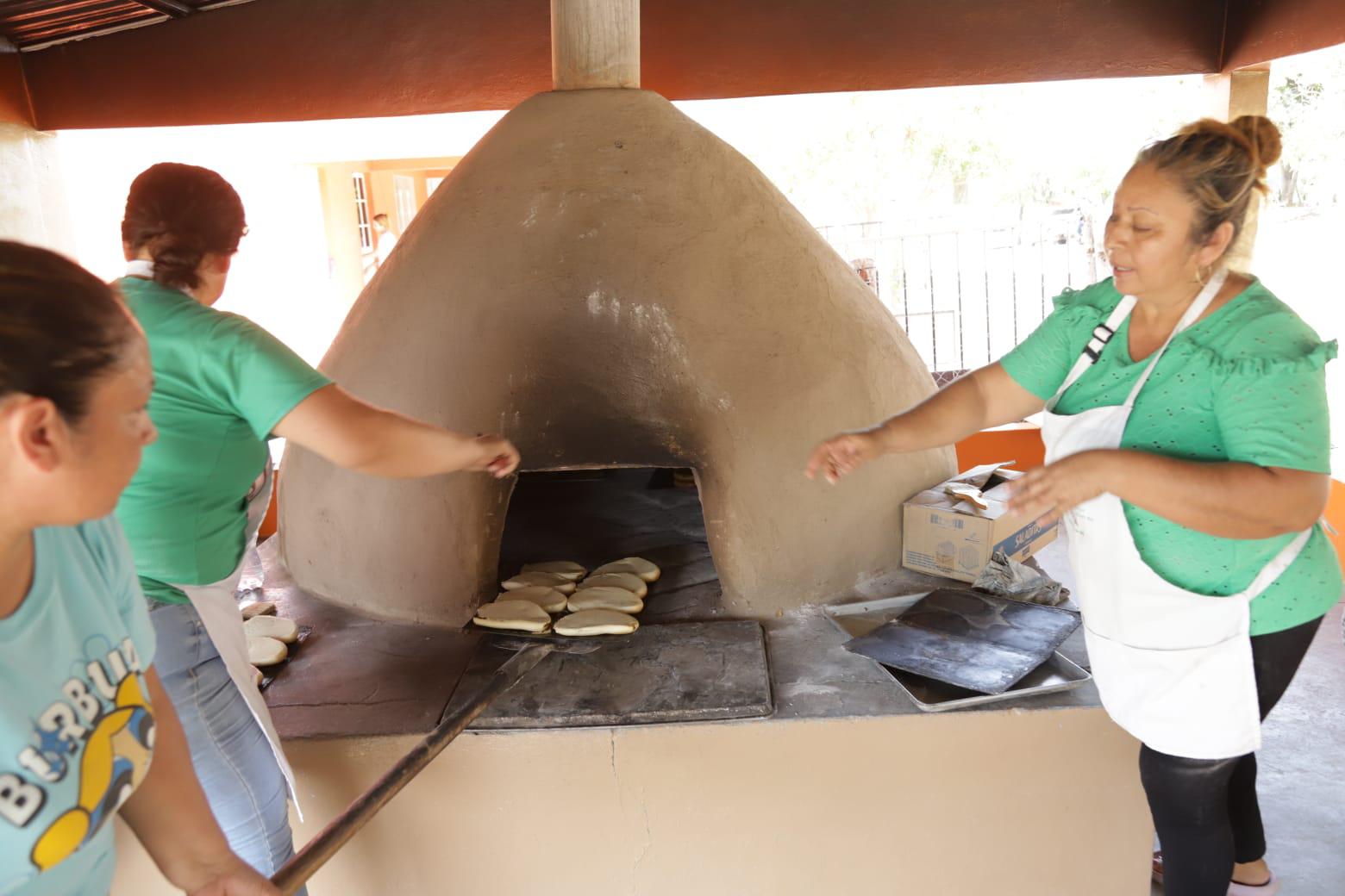 $!Las empanadas de Lomas de Monterrey: una parada obligatoria en la zona rural de Mazatlán