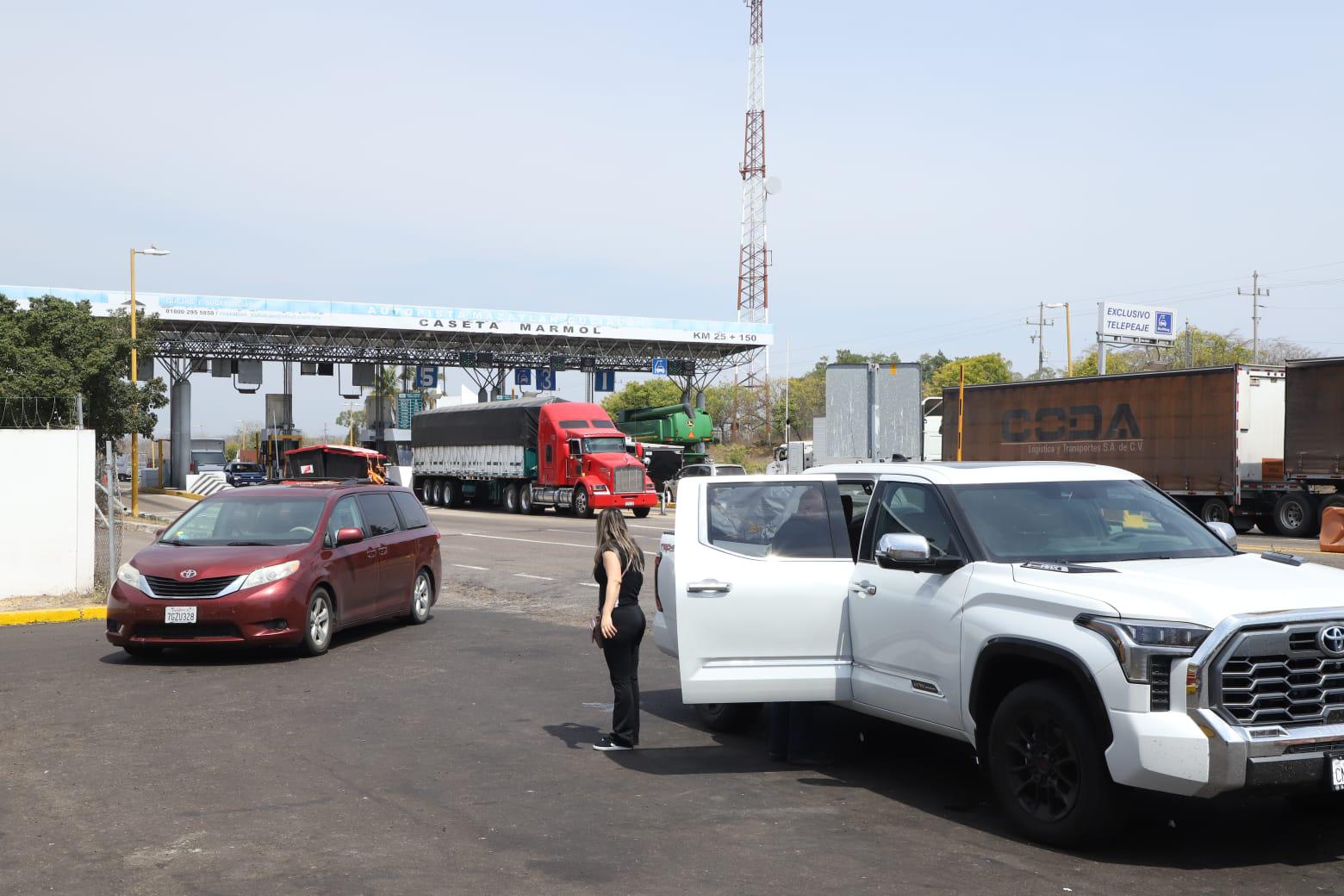 $!Llegan las vacaciones y aumenta el tráfico en el acceso norte a Mazatlán