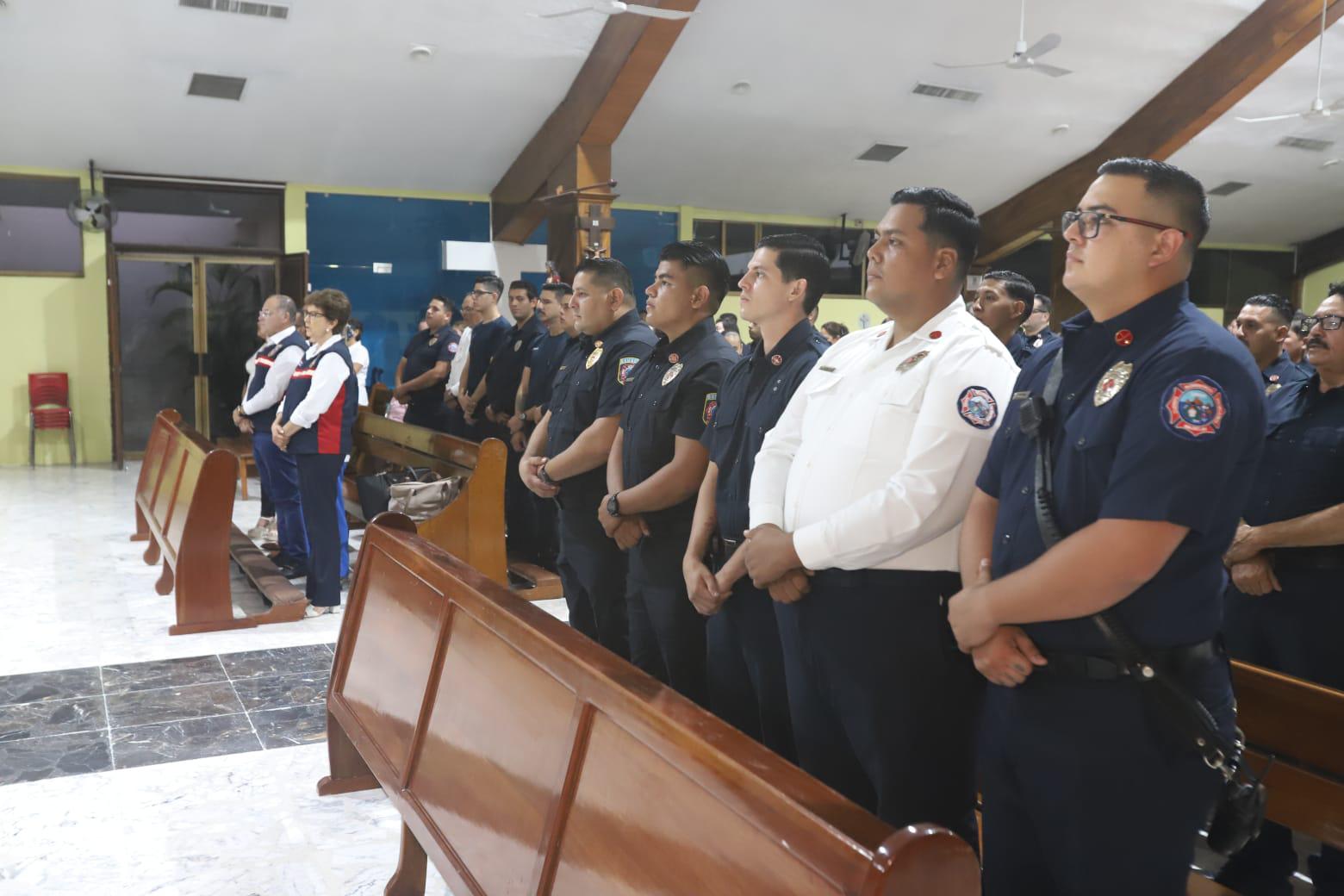 $!Celebra el Día Nacional del Bombero en Mazatlán con misa, desfile y fiesta