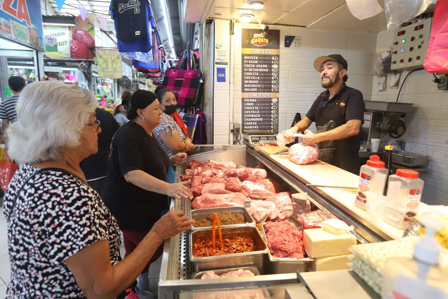 $!Esperan comerciantes del Mercado Pino Suárez repunte en ventas para cierre de año