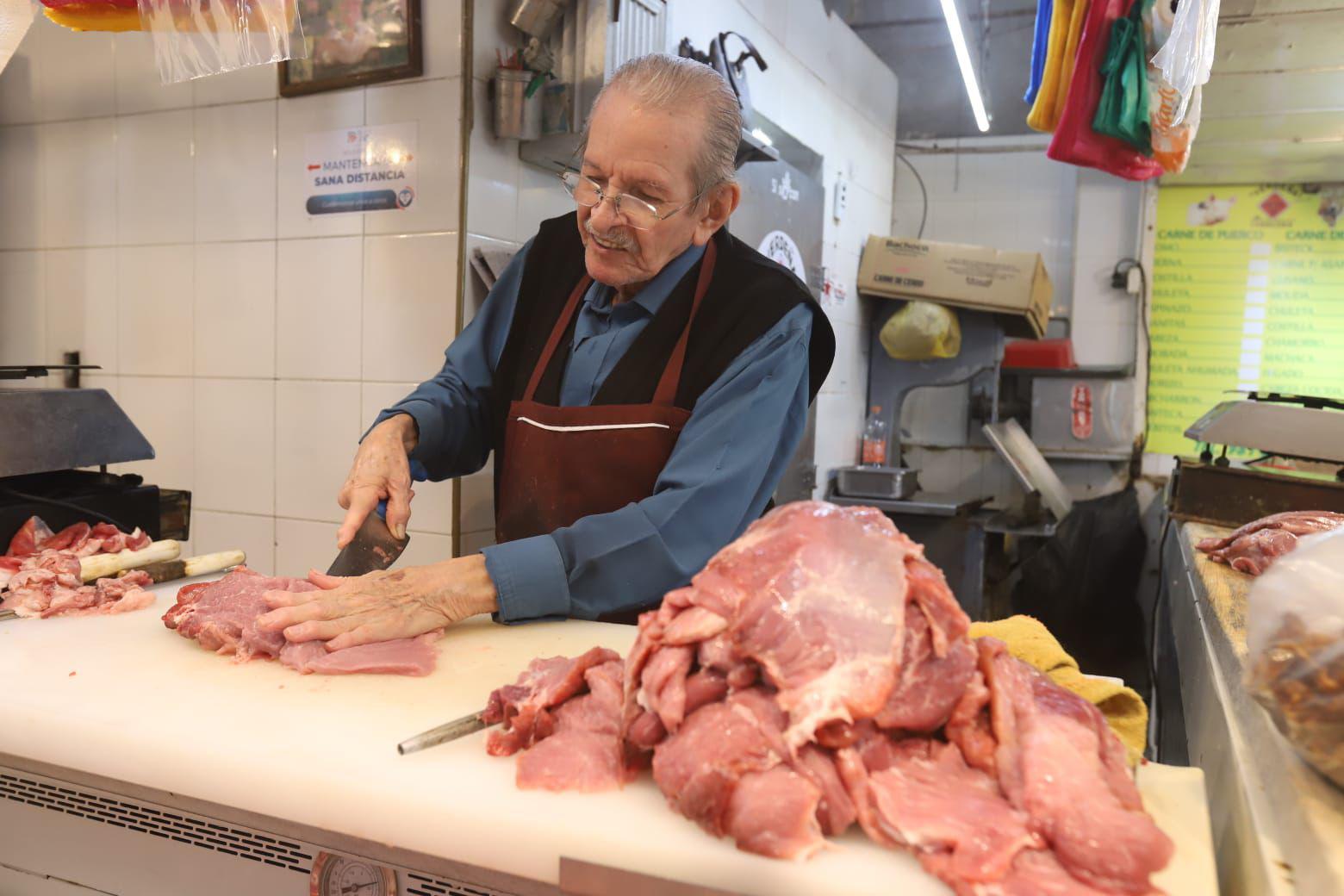 $!Esperan comerciantes del Mercado Pino Suárez repunte en ventas para cierre de año