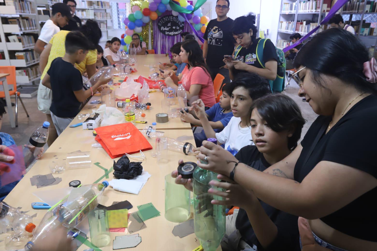 $!Imparten charla y taller de cohetes hidropropulsados a niños en Mazatlán