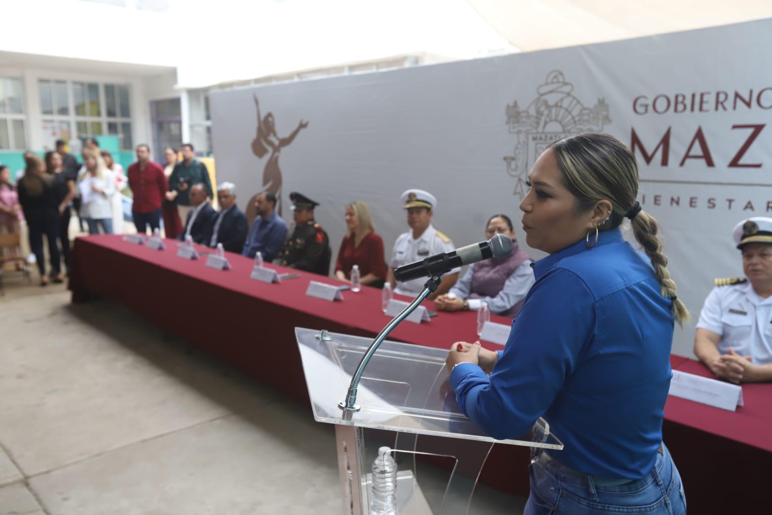 $!Celebran Lunes Cívico en jardín de niños del Centro de Mazatlán