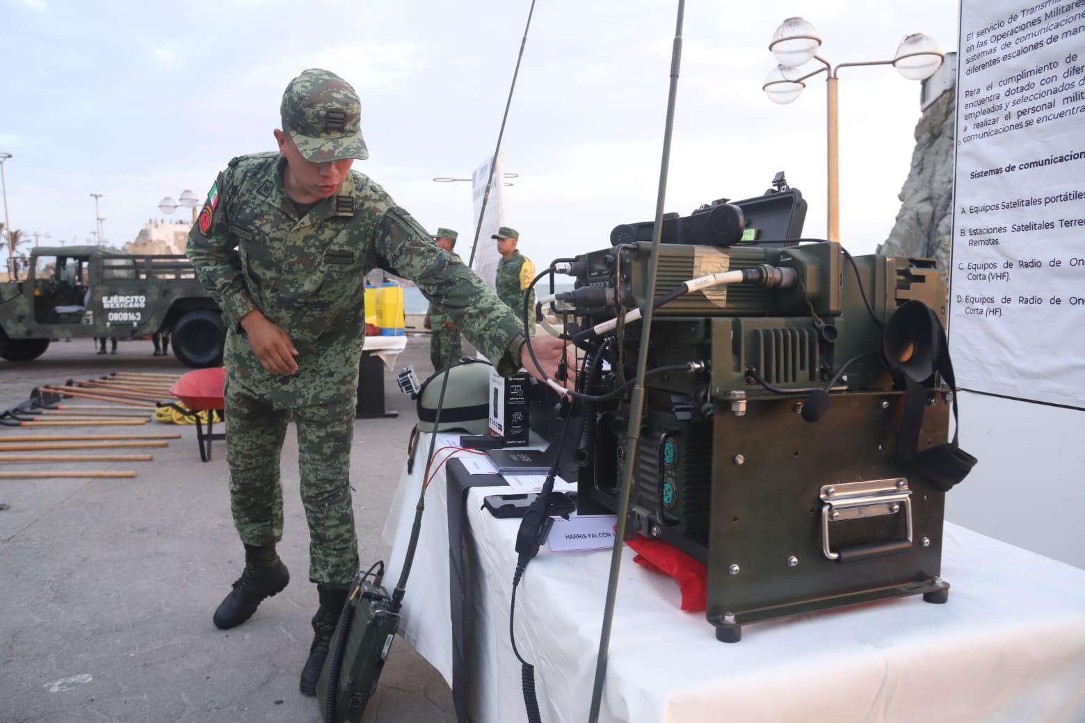 $!Realiza Ejército Mexicano Exposición Militar en la Glorieta Sánchez Taboada, en Mazatlán