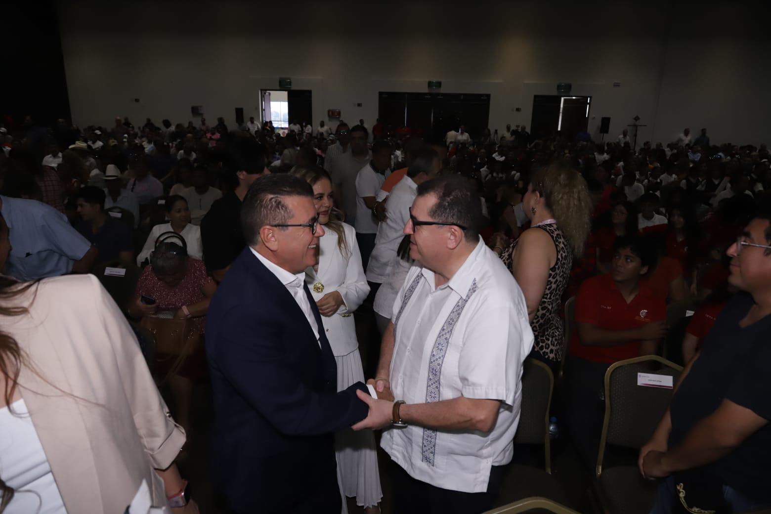 $!Asegura Alcalde de Mazatlán que se estabilizó la administración pública hacia adentro y el reclamo social