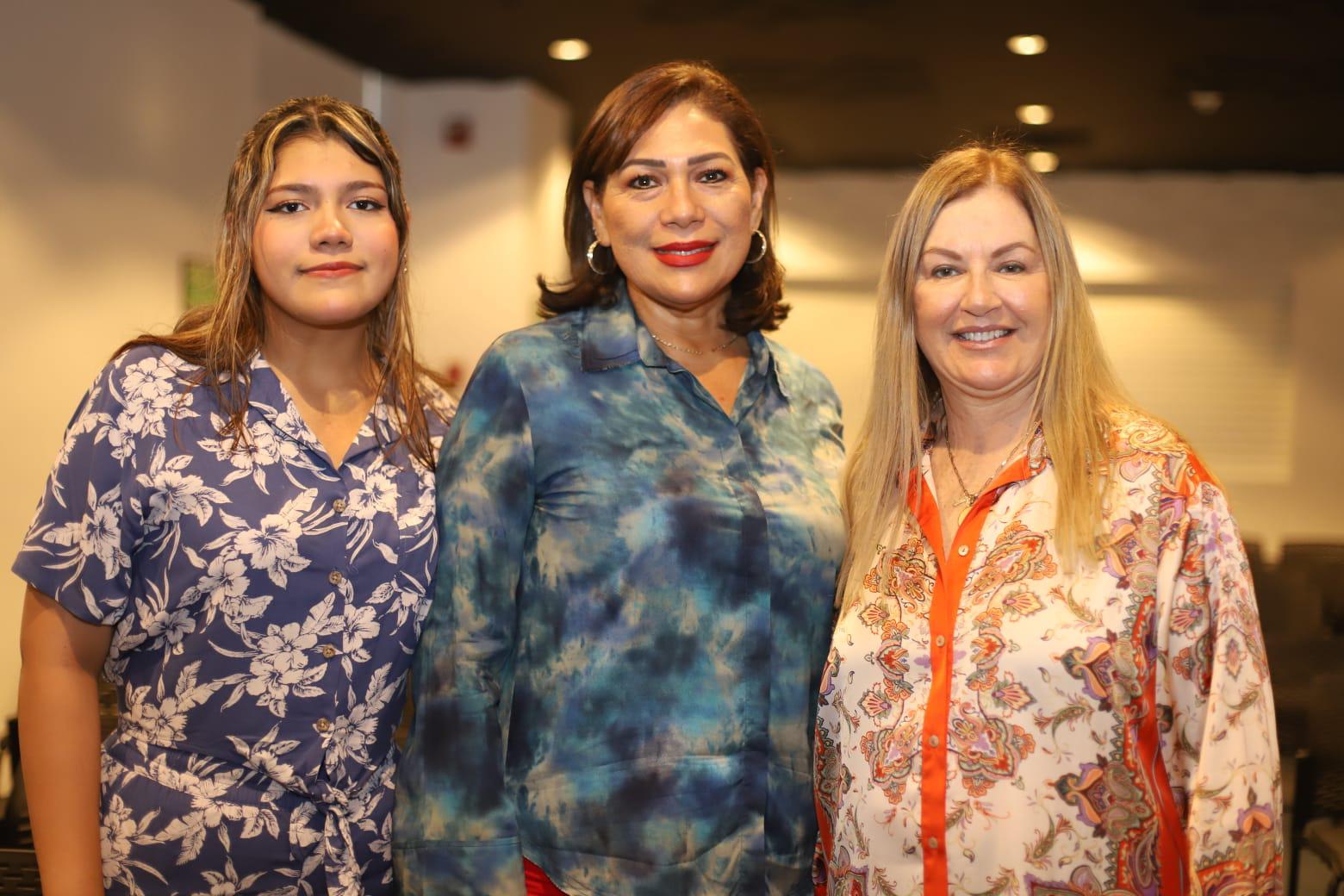 $!Claudia Silvana Vázquez Michel, Silvia Michel Acosta y Nicol Leónidez Ferrán.