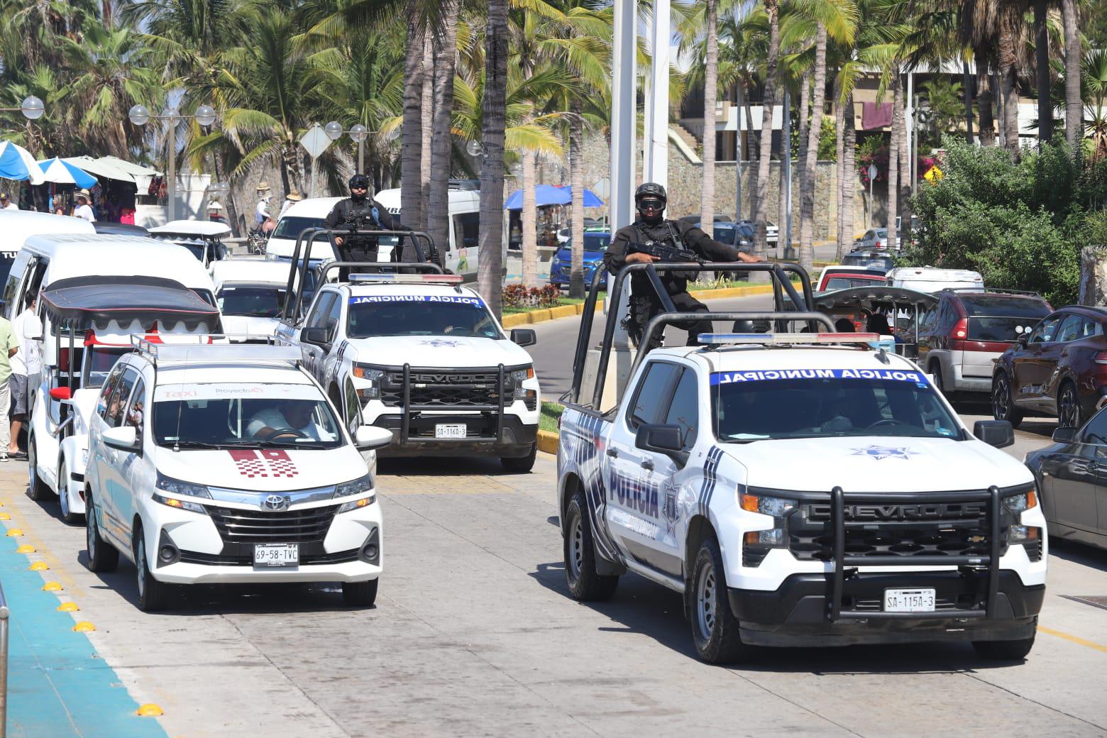 $!Por segundo día, llegan dos cruceros turísticos a Mazatlán, con 6 mil 478 pasajeros