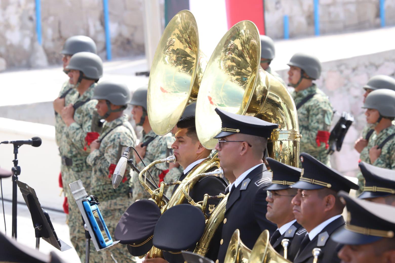 $!Encabeza AMLO celebración del Día de la Bandera en la Glorieta Sánchez Taboada de Mazatlán