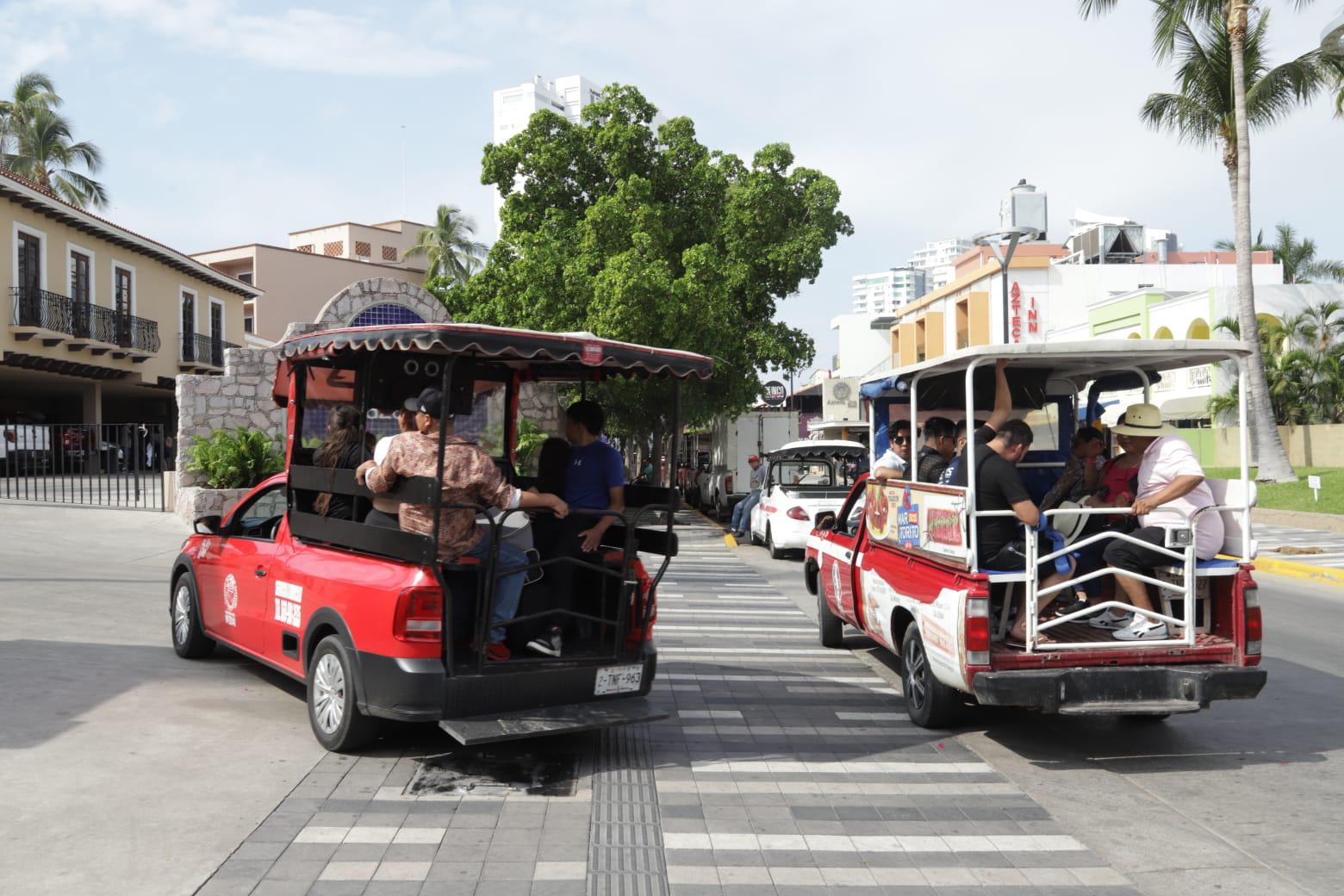 $!Turistas disfrutan de los atractivos en Mazatlán y aprovechan el fin de semana largo