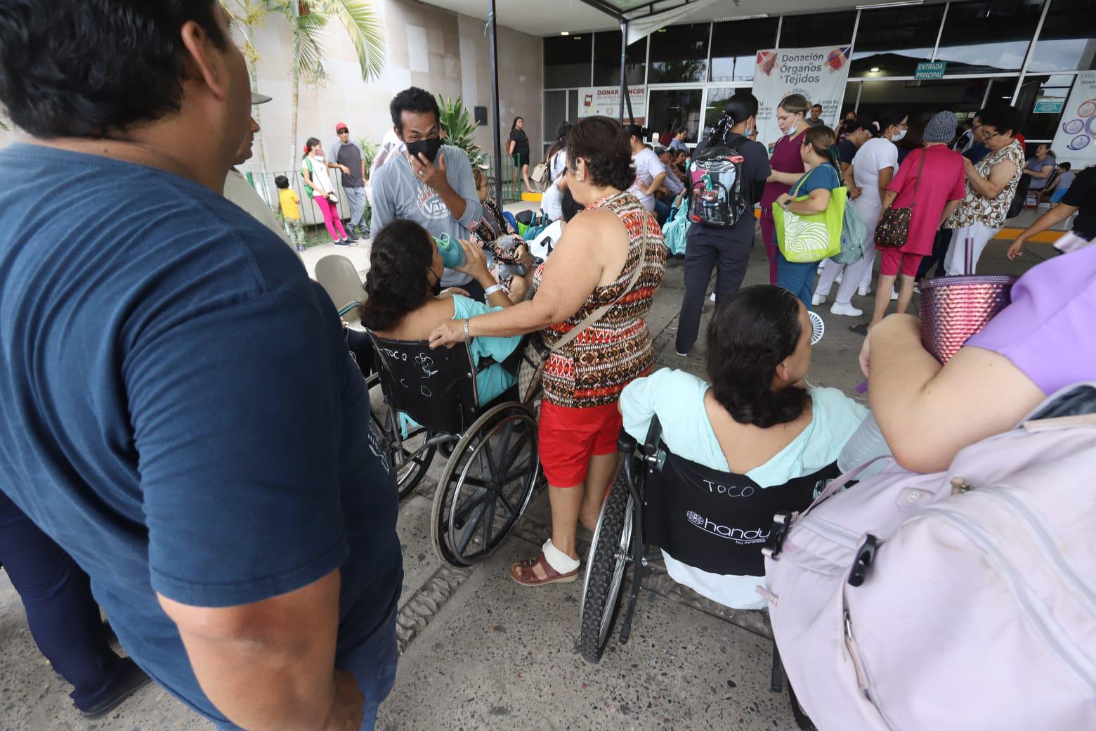 $!Desalojan áreas del IMSS nuevo en Mazatlán por fuga de oxígeno