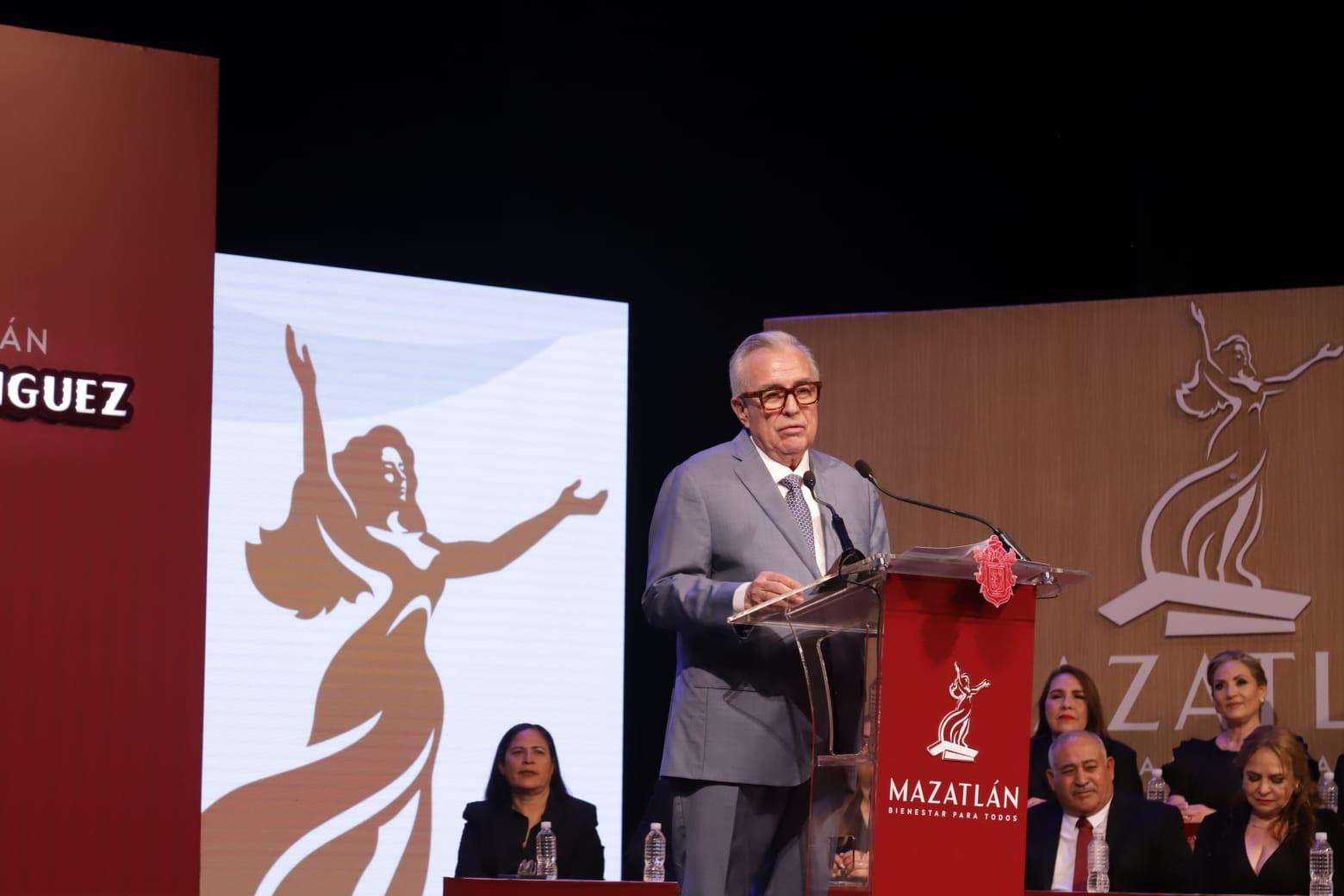 $!Se compromete Estrella Palacios a estar a la altura de la gente de Mazatlán