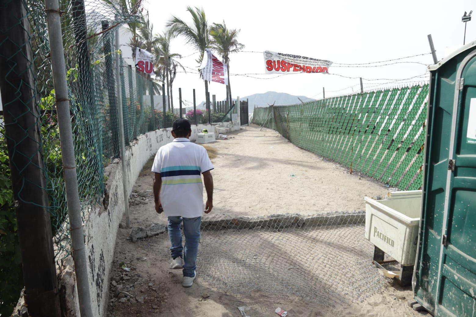 $!Se mantiene abierto acceso a playa El Camarón, pero bañistas piden estar alertas