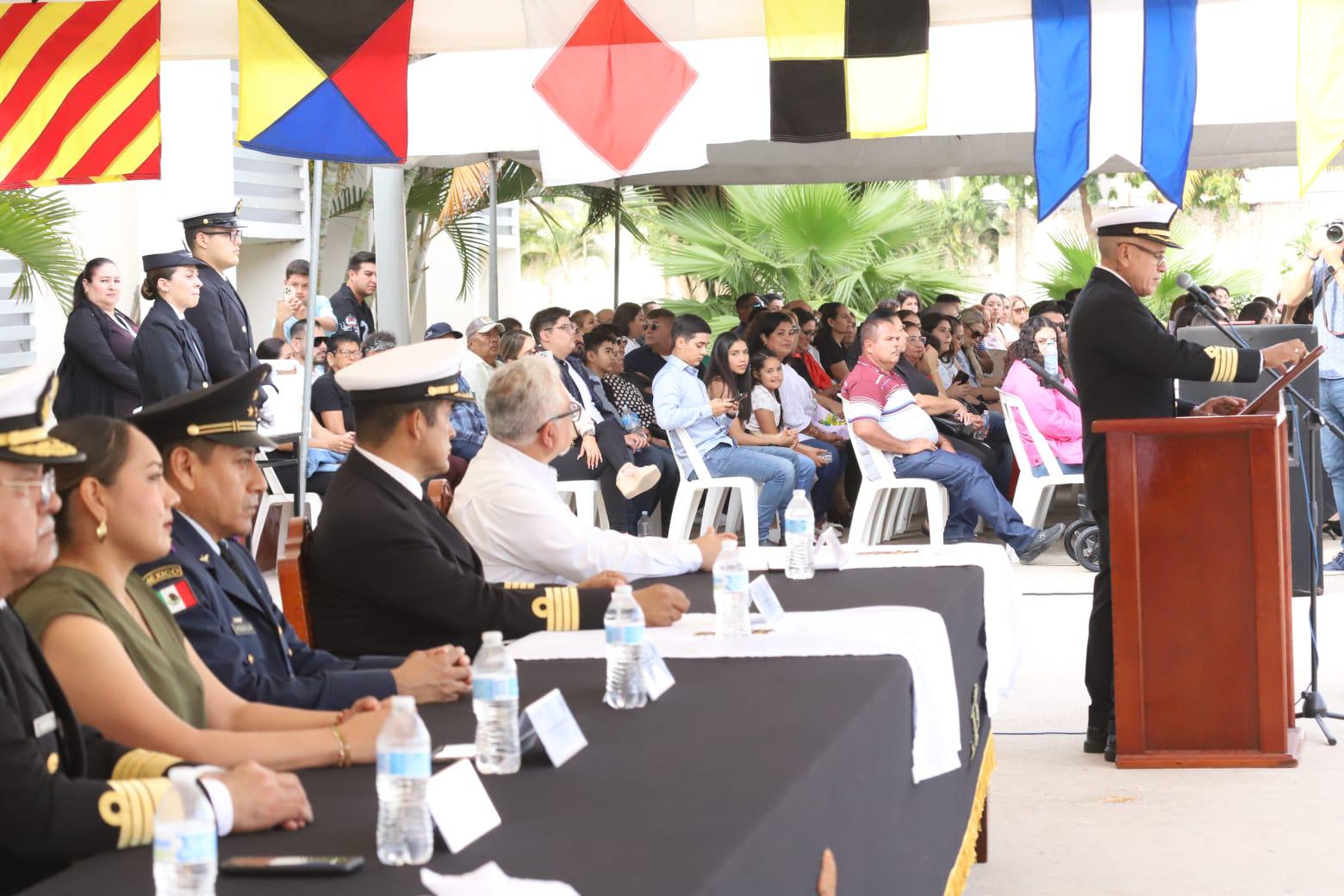 $!Juran Bandera alumnos de la Escuela Náutica Mercante de Mazatlán