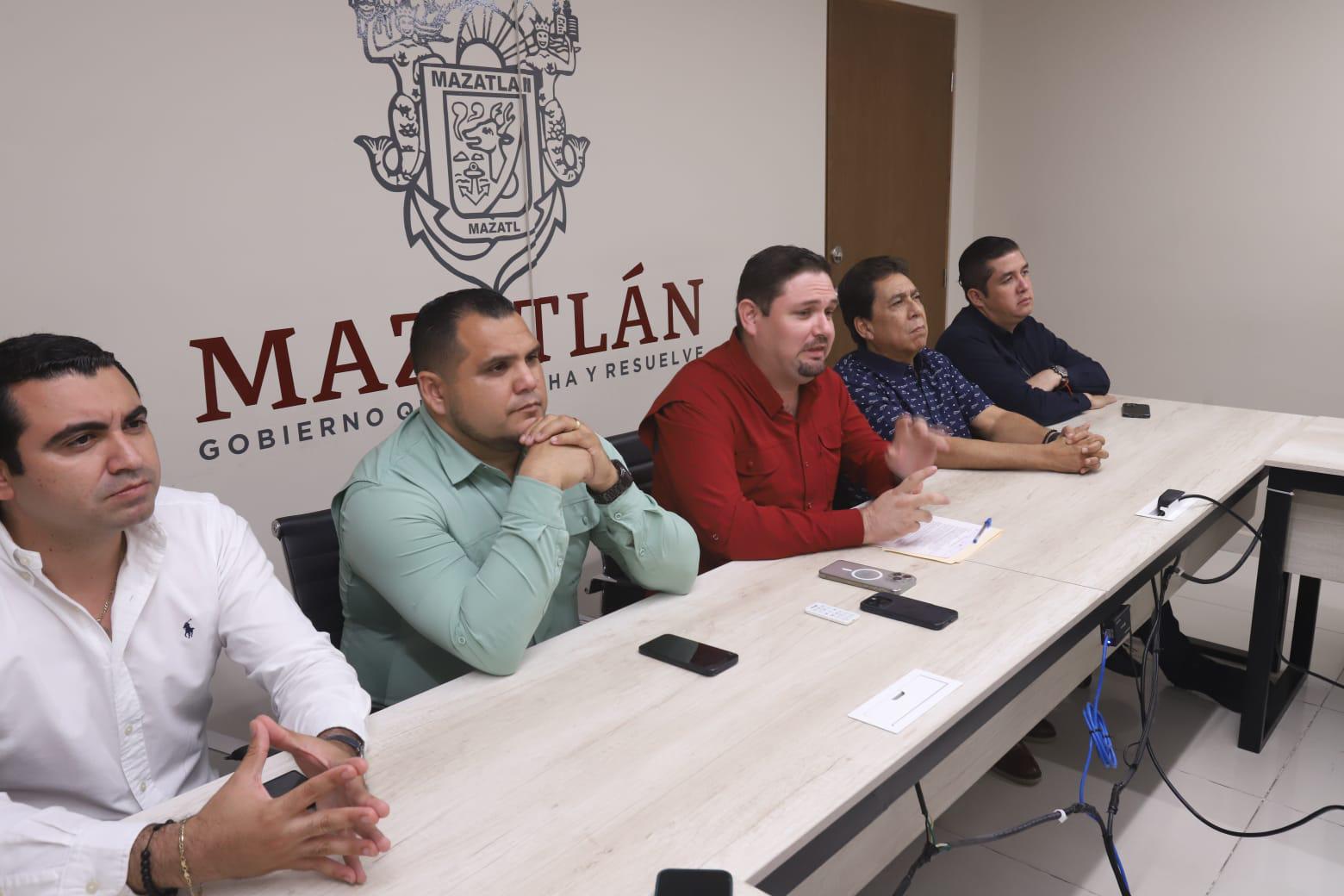 $!Inician rutas de circulación para ascenso, descenso y resguardo de autobuses chárter en Mazatlán